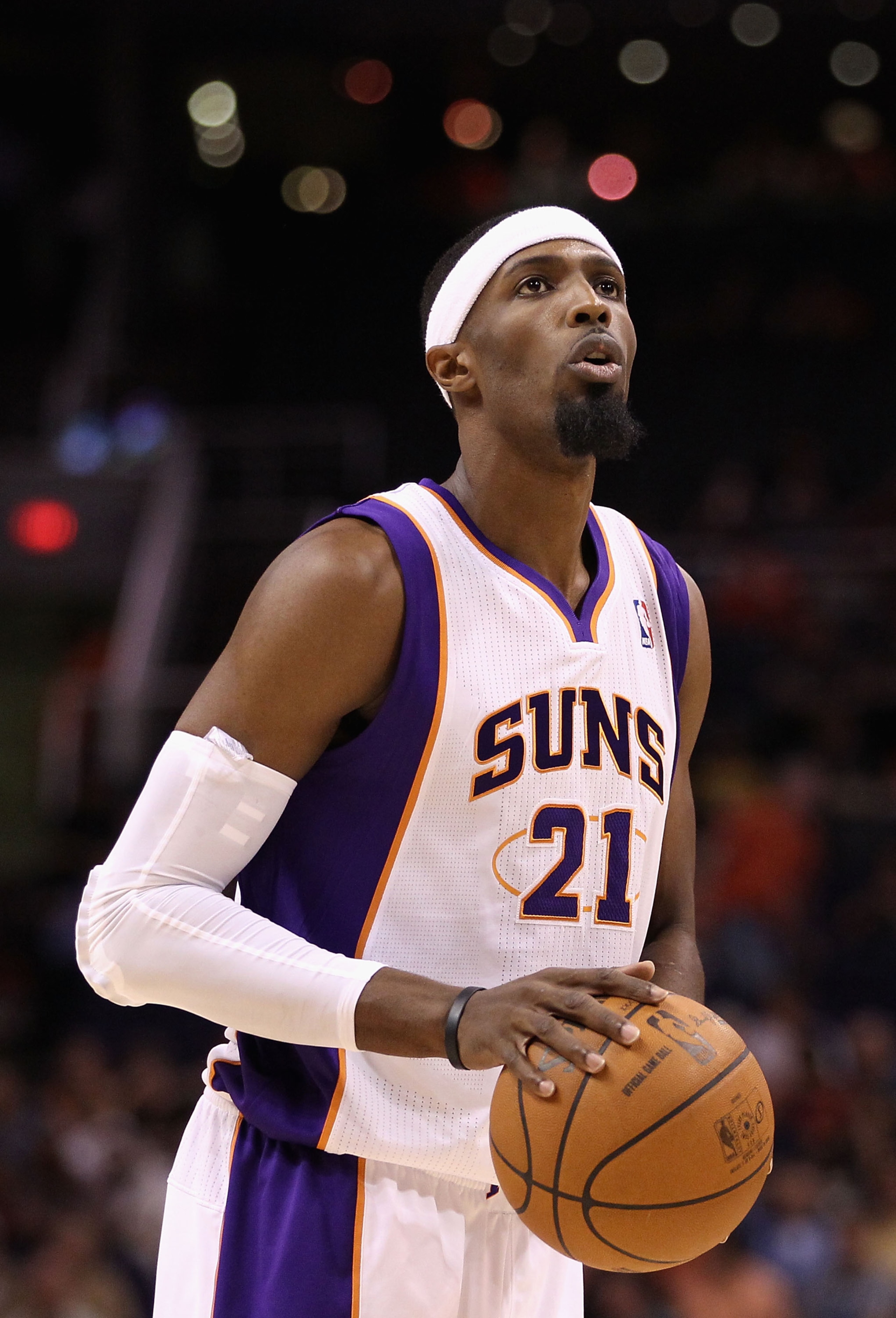PHOENIX - OCTOBER 12:  Hakim Warrick #21 of the Phoenix Suns shoots a free throw shot during the preseason NBA game against the Utah Jazz at US Airways Center on October 12, 2010 in Phoenix, Arizona. NOTE TO USER: User expressly acknowledges and agrees th