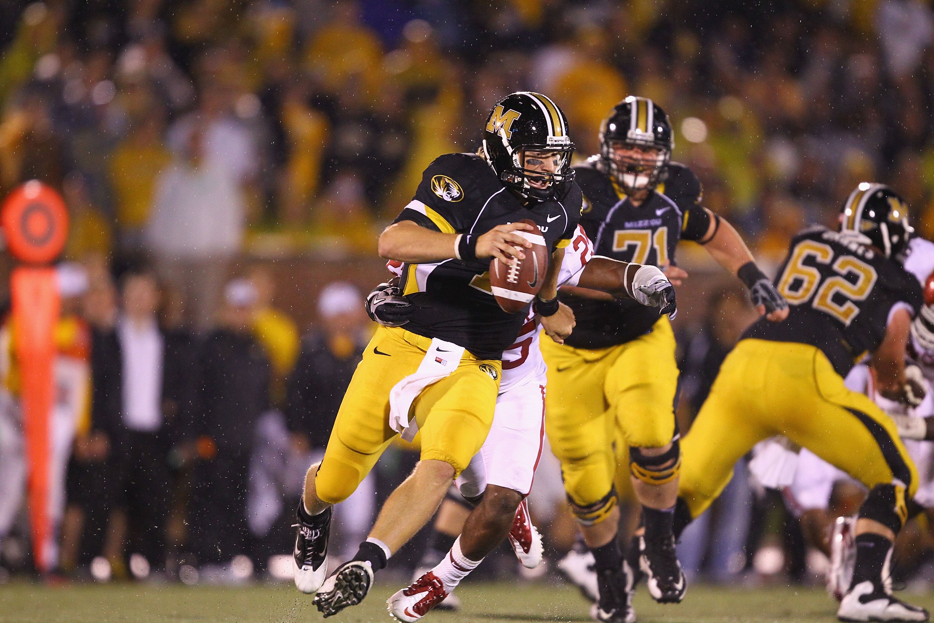 COLUMBIA, MO - OCTOBER 23: Blaine Gabbert #11 of the Missouri Tigers in action against the Missouri Tigers at Faurot Field/Memorial Stadium on October 23, 2010 in Columbia, Missouri.  The Tigers beat the Sooners 36-27.  (Photo by Dilip Vishwanat/Getty Ima