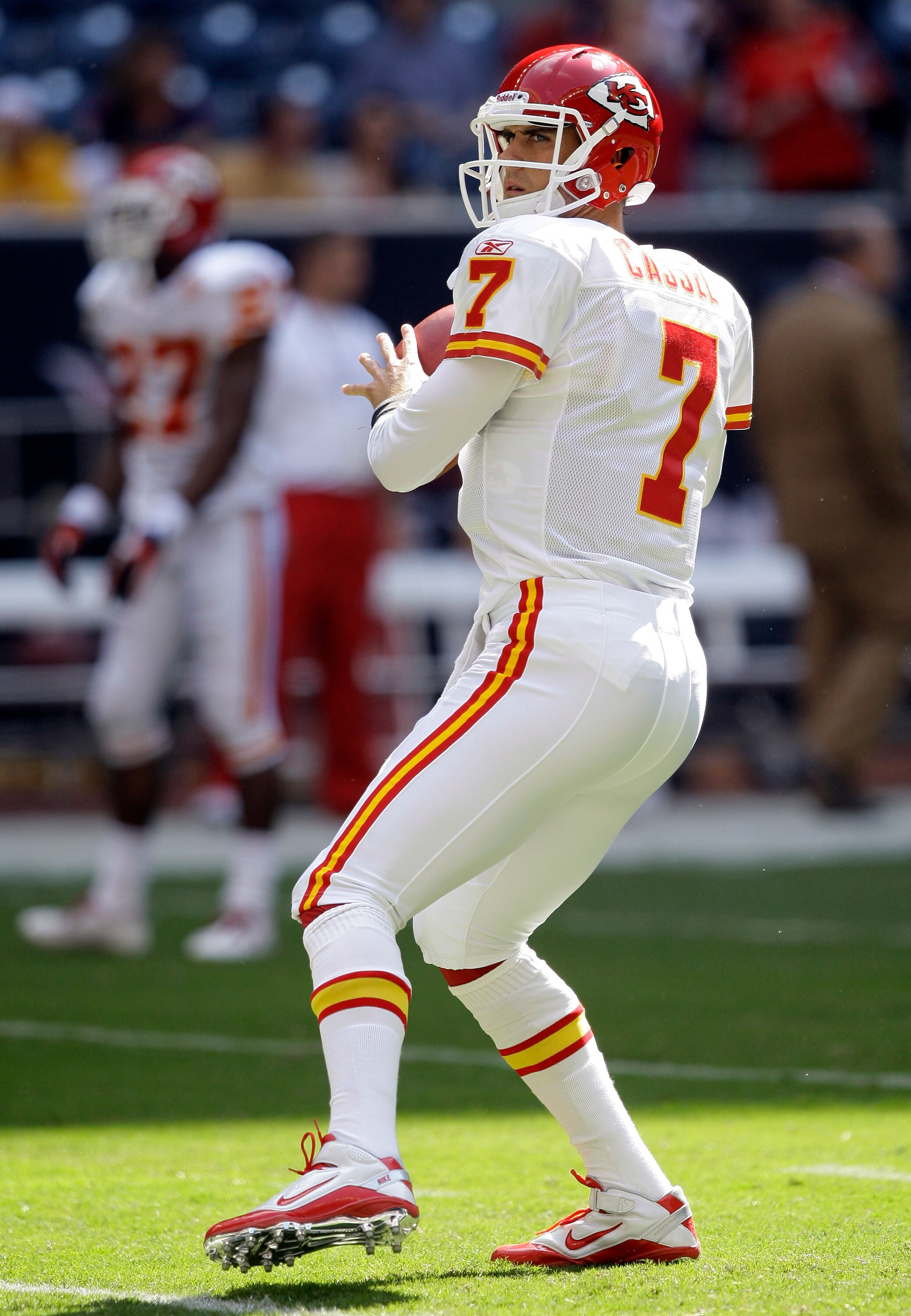 HOUSTON - OCTOBER 17:  Quarterback Matt Cassel #7 of the Kansas City Chiefs throws passes during warm ups before playing the Houston Texans at Reliant Stadium on October 17, 2010 in Houston, Texas.  (Photo by Bob Levey/Getty Images)