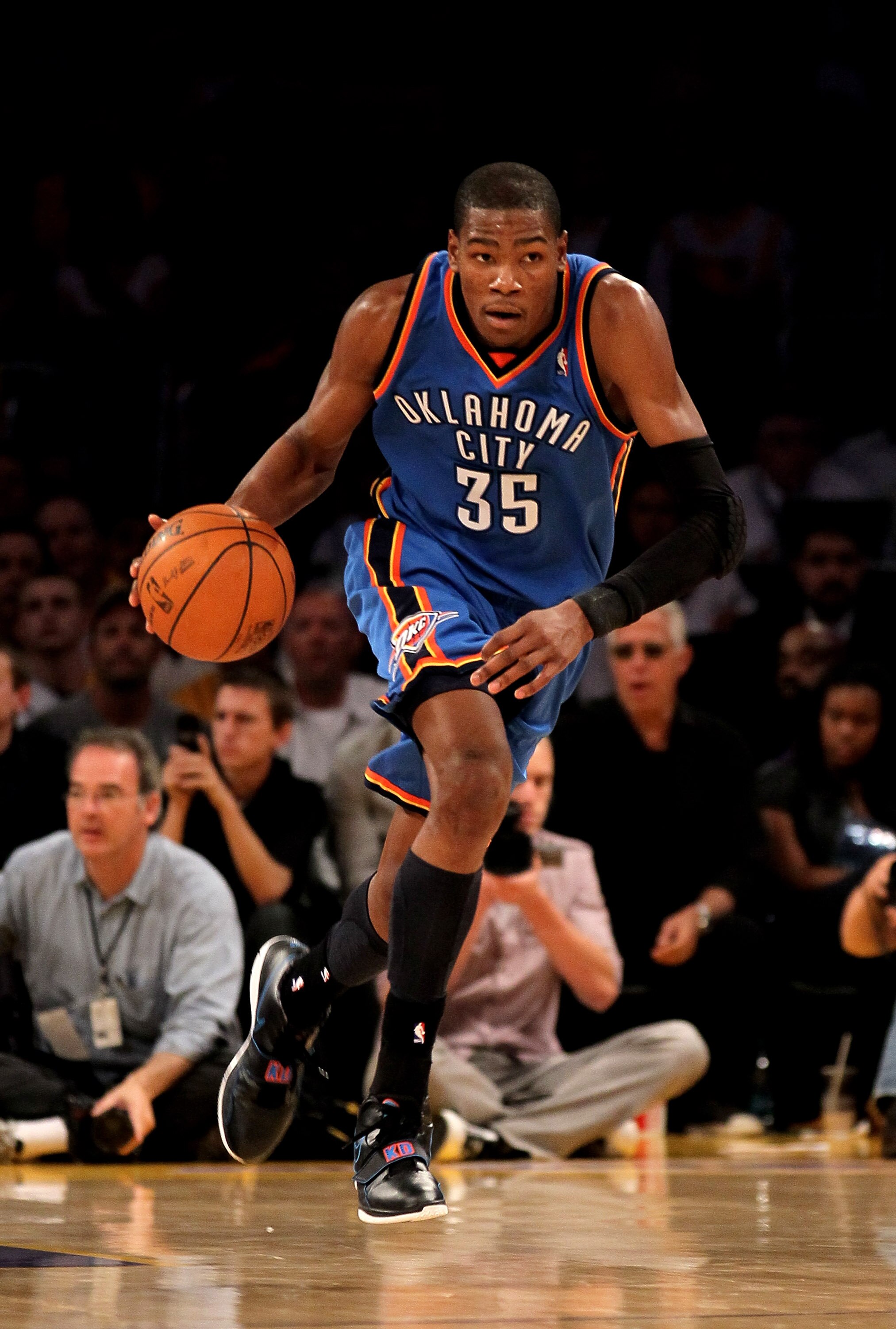 LOS ANGELES - APRIL 18:  Kevin Durant #35 of the Oklahoma City Thunder drives with the ball against the Los Angeles Lakers during Game One of the Western Conference Quarterfinals of the 2010 NBA Playoffs on April 18, 2010 at Staples Center in Los Angeles,