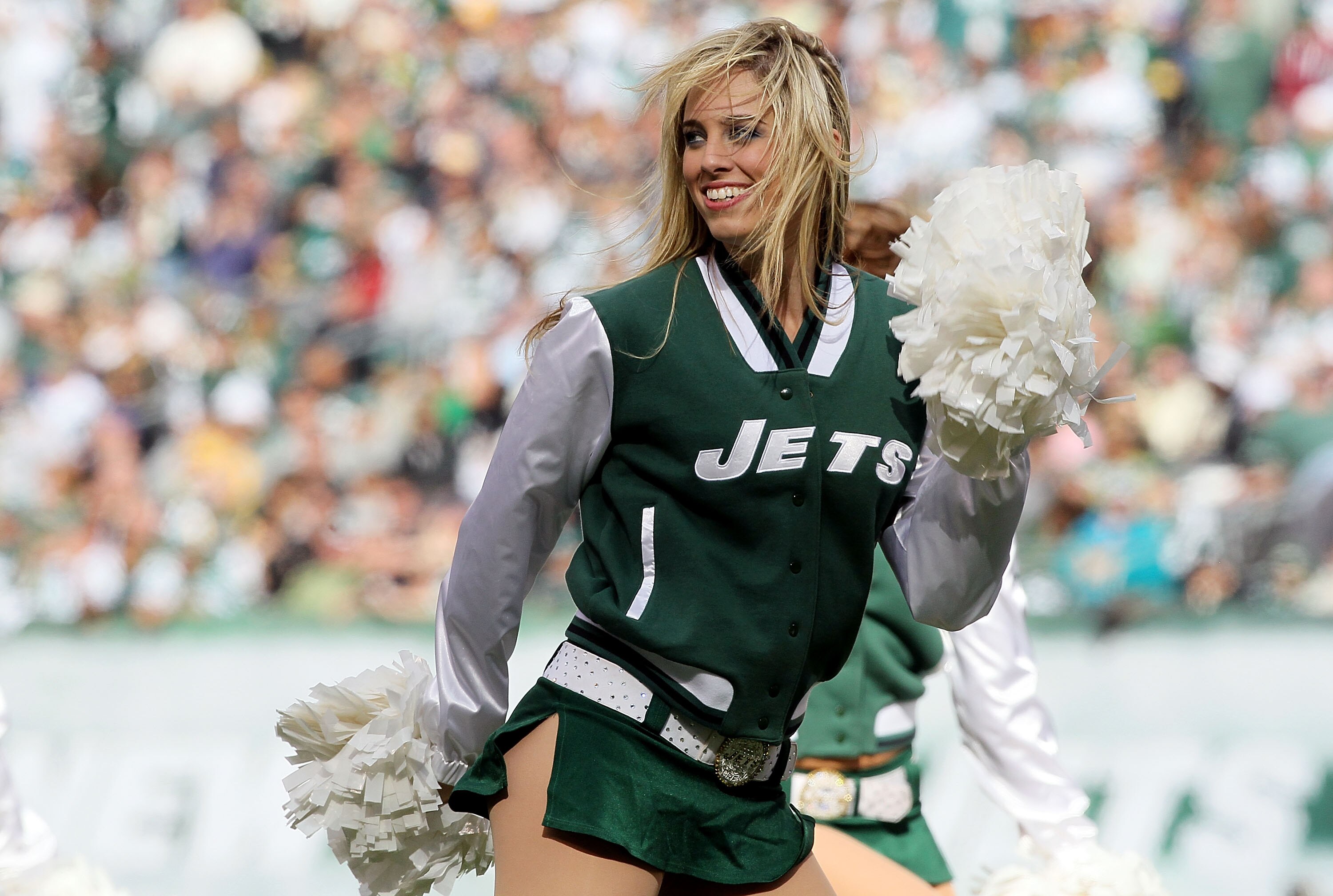 EAST RUTHERFORD, NJ - OCTOBER 31:  A New York Jets cheerleader performs during the game against the Green Bay Packers on October 31, 2010 at the New Meadowlands Stadium in East Rutherford, New Jersey.  (Photo by Jim McIsaac/Getty Images)