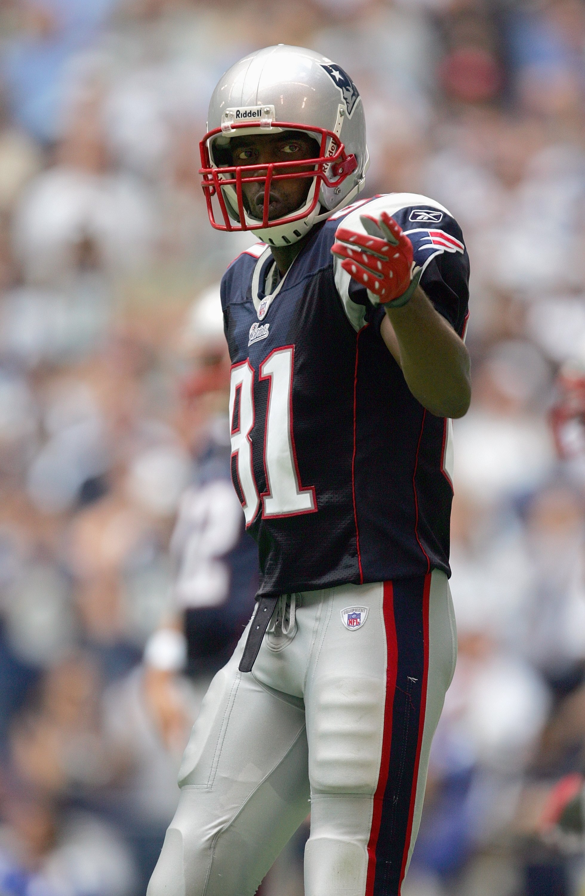 IRVING, TX - OCTOBER 14: Randy Moss #81 of the New England Patriots moves on the field during the game against the Dallas Cowboys at Texas Stadium on October 14, 2007 in Irving, Texas. (Photo by Ronald Martinez/Getty Images)