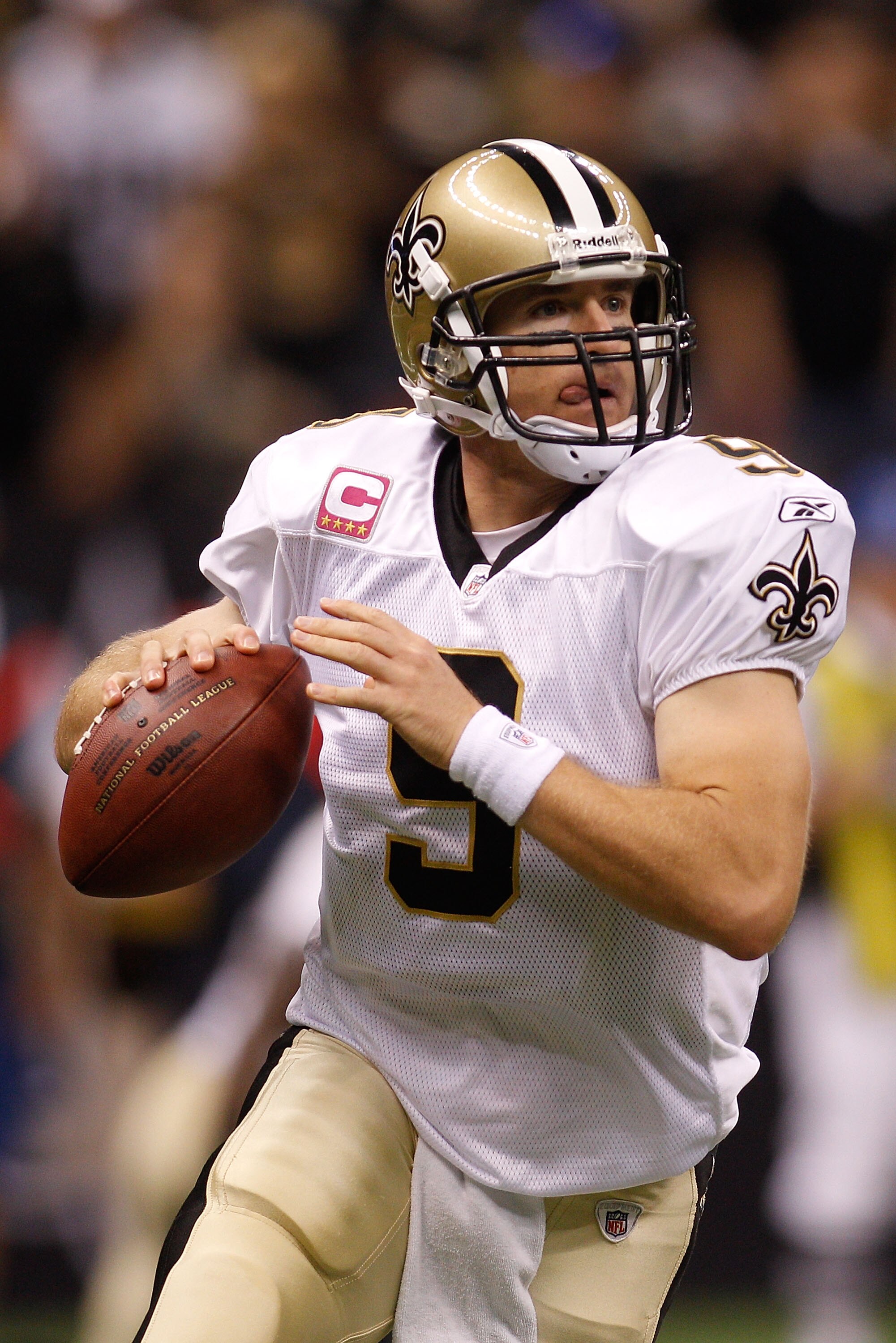 NEW ORLEANS - OCTOBER 24:  Drew Brees #9 of the New Orleans Saints in action during the game against the Cleveland Browns at the Louisiana Superdome on October 24, 2010 in New Orleans, Louisiana.  (Photo by Chris Graythen/Getty Images)