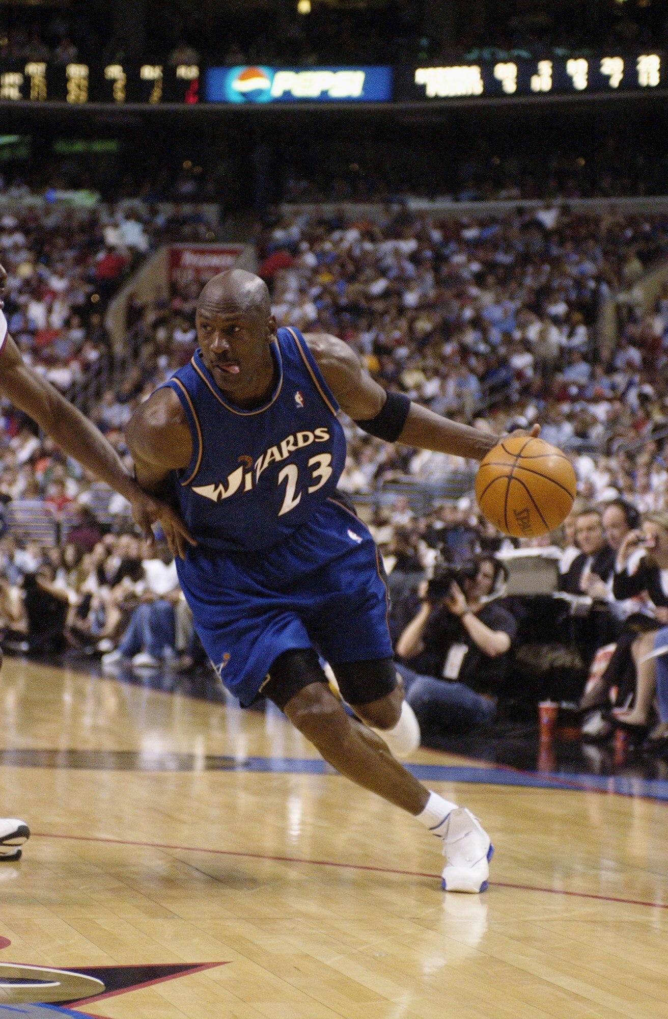 PHILADELPHIA - APRIL 16:  Michael Jordan #23 of the Washington Wizards drives from the perimeter during the final NBA game of his career, played against the Philadelphia 76ers at First Union Center on March 30, 2003 in Philadelphia, Pennsylvania.  The Six