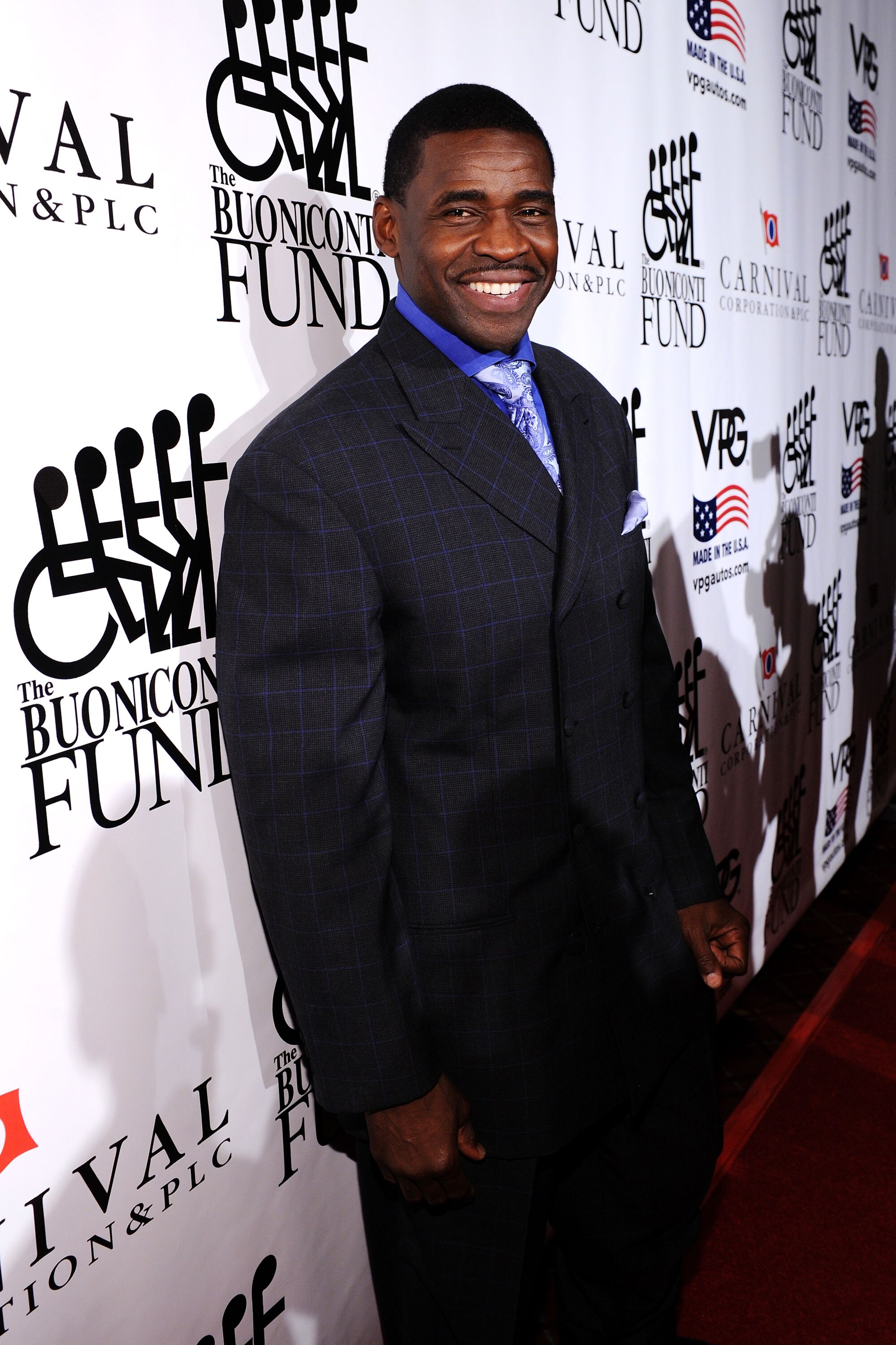 NEW YORK - SEPTEMBER 27: Former NFL player Michael Irvin attends the 25th Great Sports Legends Dinner to benefit The Buoniconti Fund to Cure Paralysis at The Waldorf=Astoria on September 27, 2010 in New York City.  (Photo by Bryan Bedder/Getty Images for