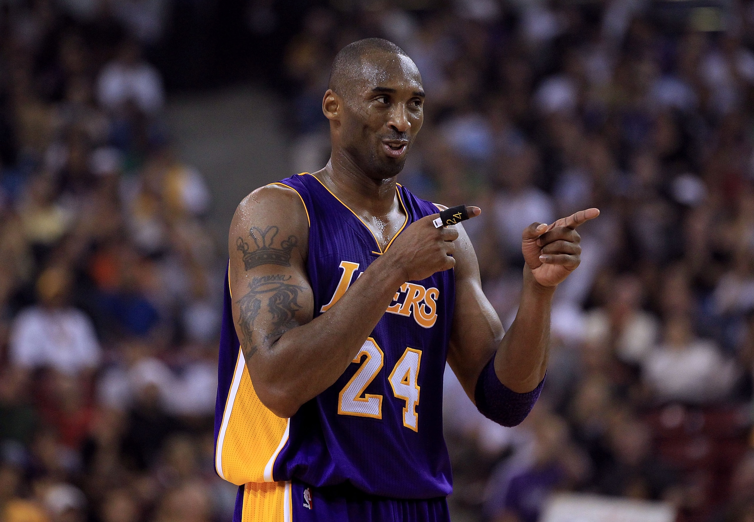 SACRAMENTO, CA - NOVEMBER 03:  Kobe Bryant #24 of the Los Angeles Lakers reacts after a shot during their game against the Sacramento Kings at ARCO Arena on November 3, 2010 in Sacramento, California.  NOTE TO USER: User expressly acknowledges and agrees