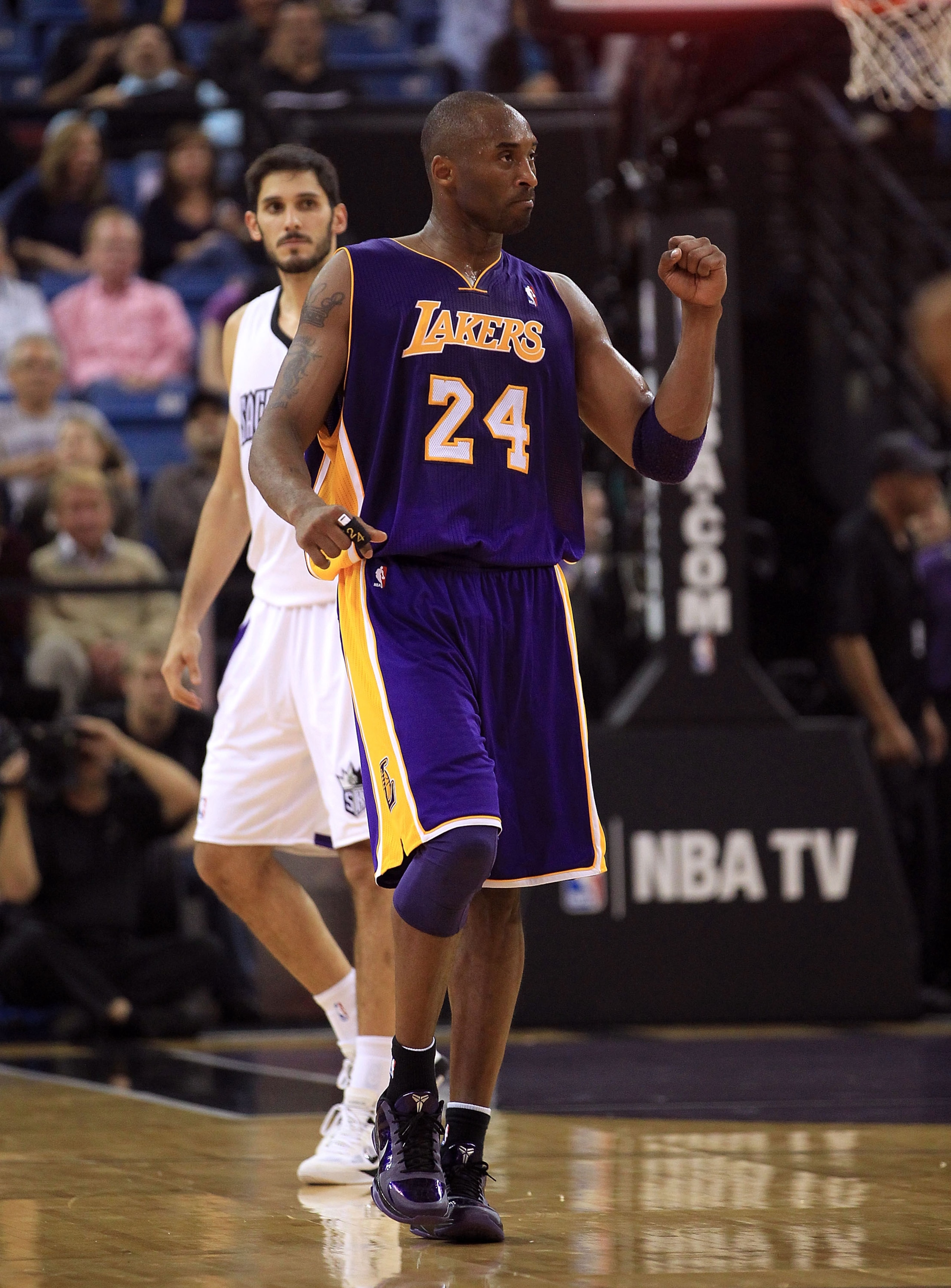 SACRAMENTO, CA - NOVEMBER 03:  Kobe Bryant #24 of the Los Angeles Lakers reacts after a shot during their game against the Sacramento Kings at ARCO Arena on November 3, 2010 in Sacramento, California.  NOTE TO USER: User expressly acknowledges and agrees