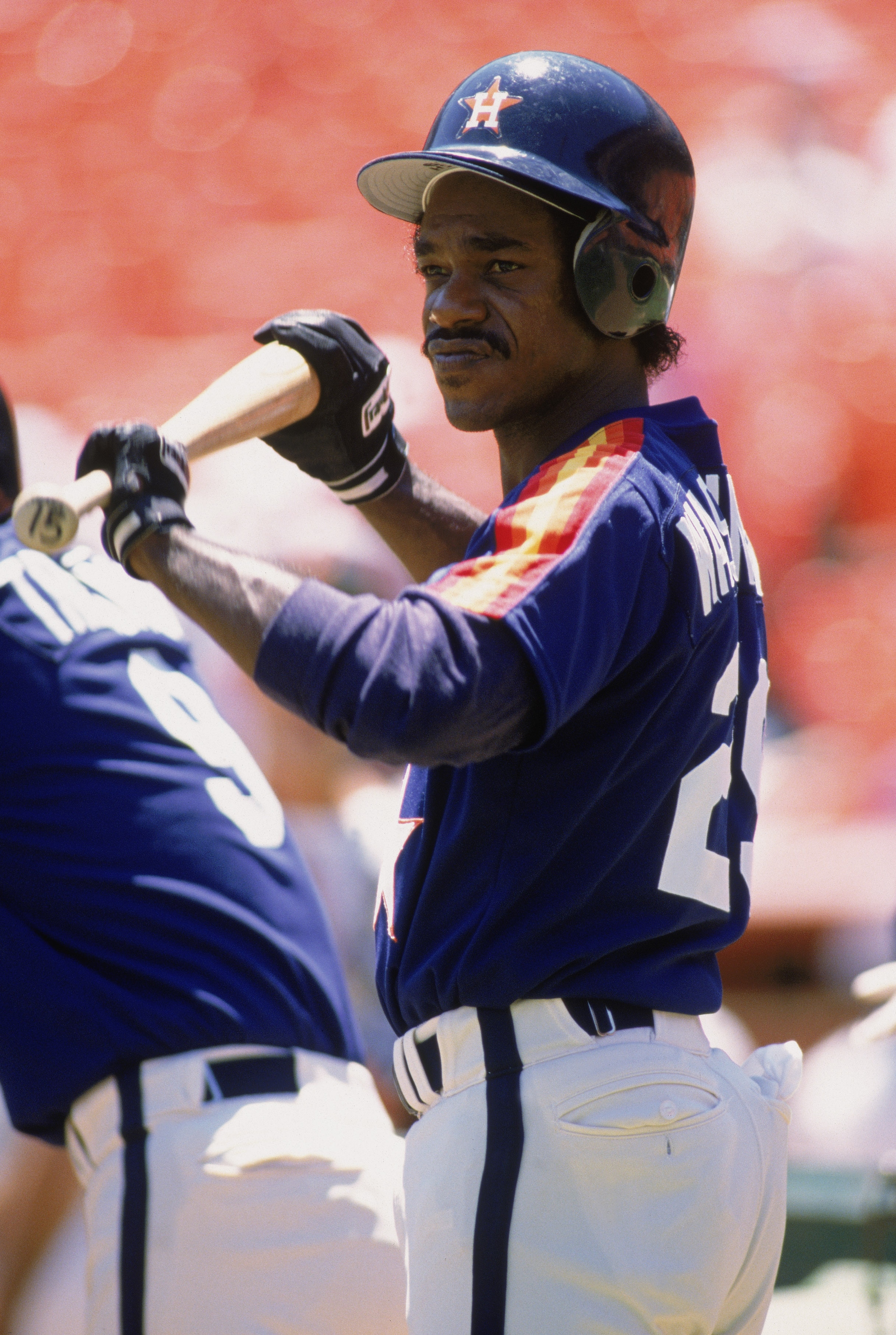 1989:  Ron Washington of the Houston Astros stands on the field holds his bat before an MLB (Major League Baseball) game in 1989.   (Photo by Otto Greule Jr /Getty Images)