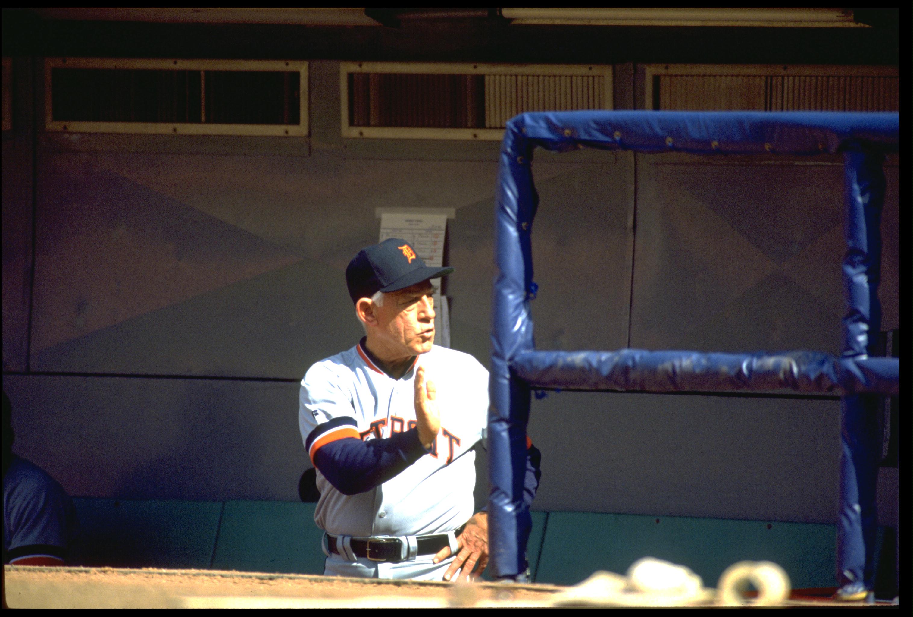 13 MAY 1992:  SPARKY ANDERSON, MANAGER FOR THE DETROIT TIGERS, GIVES AN INSTRUCTION DURING HIS TEAM''S GAME AGAINST THE CALIFORNIA ANGELS AT ANAHEIM STADIUM IN ANAHEIM, CALIFORNIA.  MANDATORY CREDIT: STEPHEN DUNN/ALLSPORT