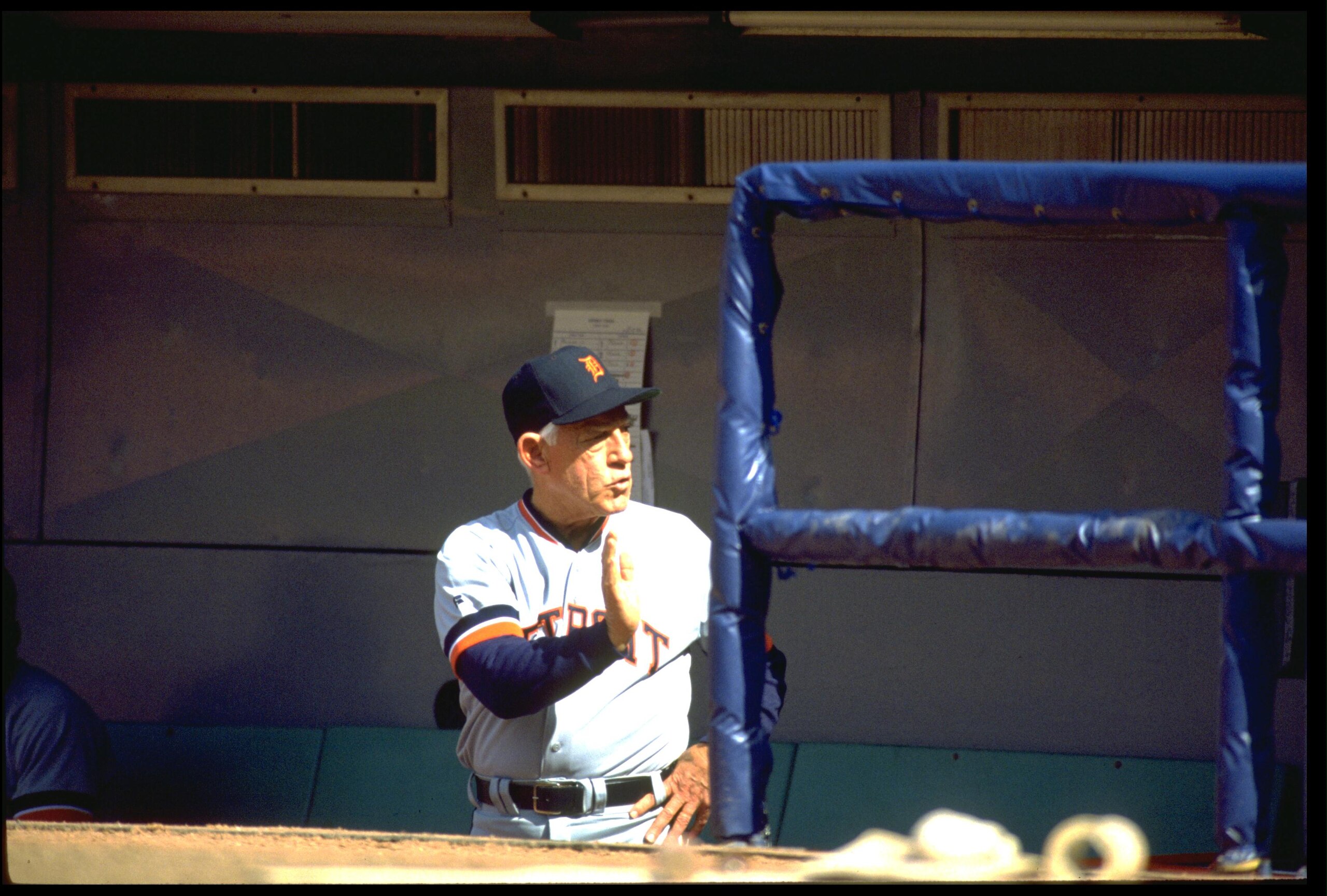 13 MAY 1992:  SPARKY ANDERSON, MANAGER FOR THE DETROIT TIGERS, GIVES AN INSTRUCTION DURING HIS TEAM''S GAME AGAINST THE CALIFORNIA ANGELS AT ANAHEIM STADIUM IN ANAHEIM, CALIFORNIA.  MANDATORY CREDIT: STEPHEN DUNN/ALLSPORT