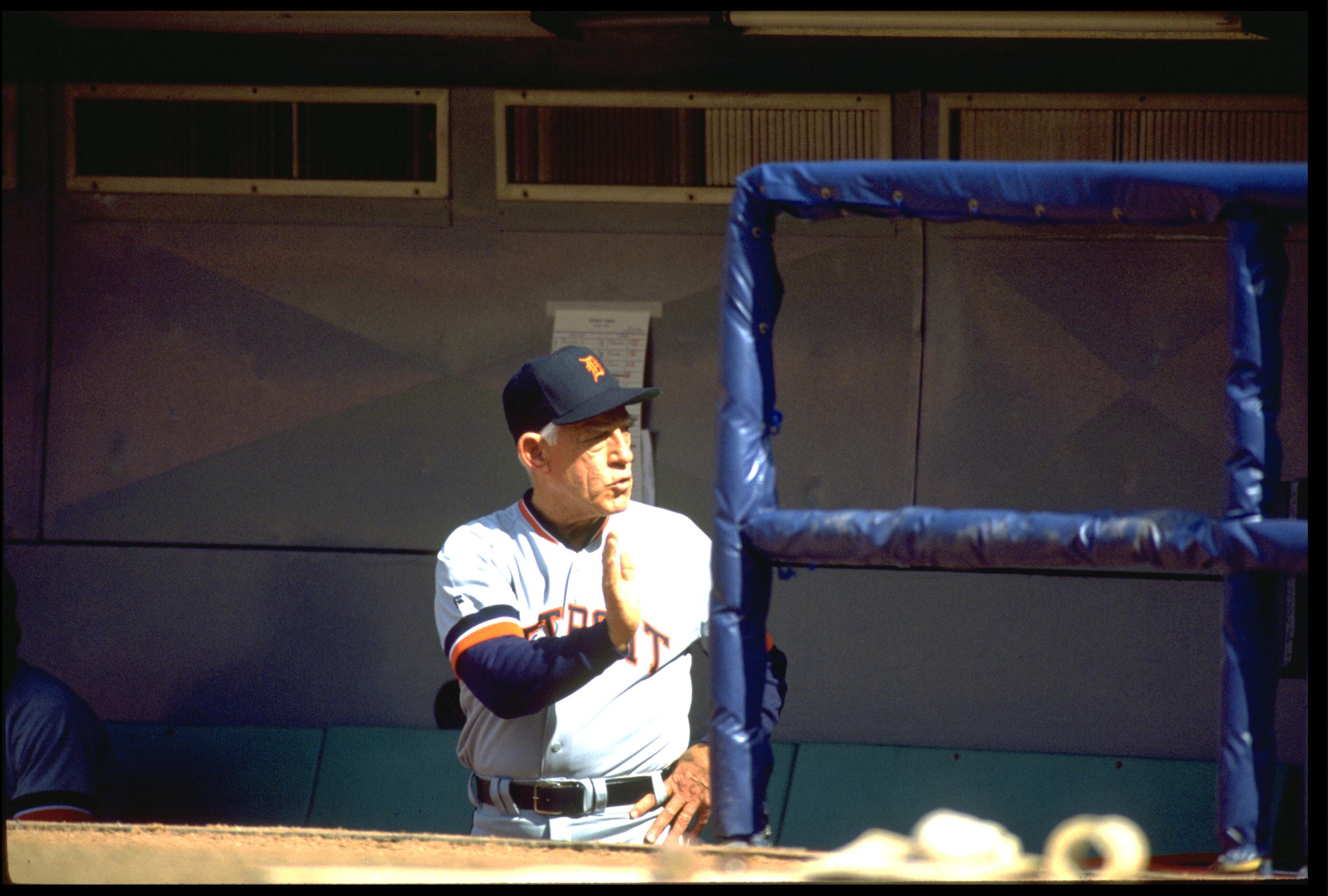 13 MAY 1992:  SPARKY ANDERSON, MANAGER FOR THE DETROIT TIGERS, GIVES AN INSTRUCTION DURING HIS TEAM''S GAME AGAINST THE CALIFORNIA ANGELS AT ANAHEIM STADIUM IN ANAHEIM, CALIFORNIA.  MANDATORY CREDIT: STEPHEN DUNN/ALLSPORT