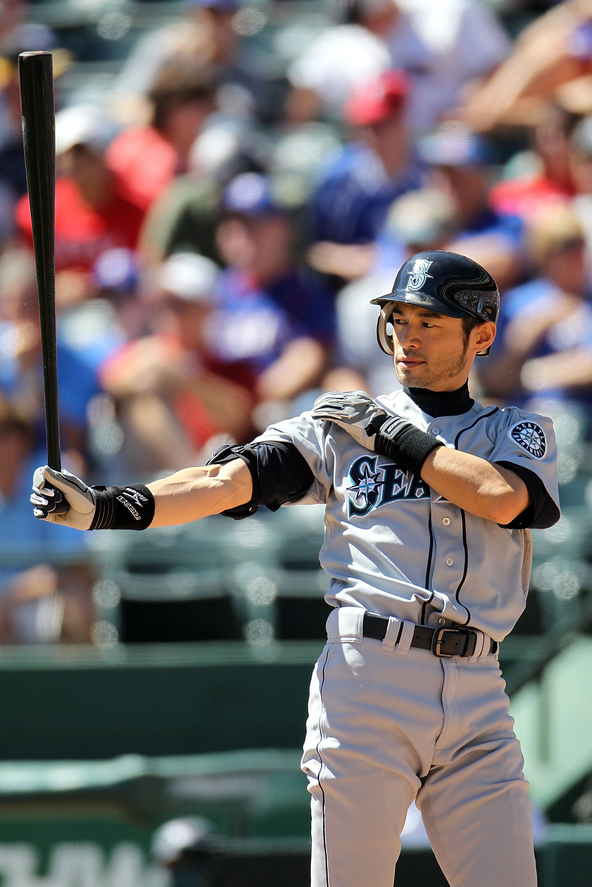 ARLINGTON, TX - SEPTEMBER 29:  Ichiro Suzuki #51 of the Seattle Mariners at bat against the Texas Rangers at Rangers Ballpark in Arlington on September 29, 2010 in Arlington, Texas.  (Photo by Ronald Martinez/Getty Images)