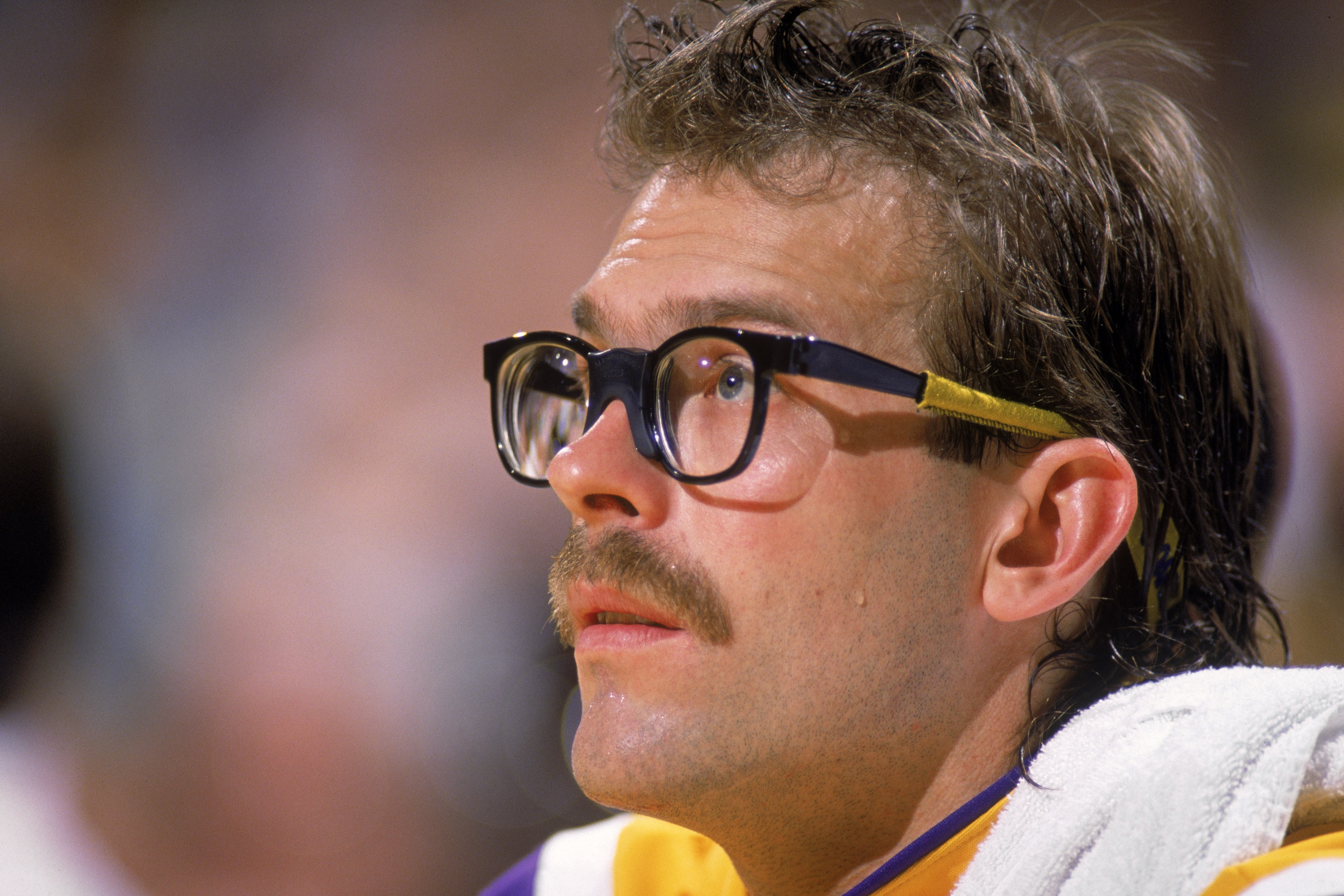 LOS ANGELES - 1987: Kurt Rambis #31 of the Los Angeles Lakers sits on the bench during an NBA game at the Great Western Forum in Los Angeles, California in 1987. (Photo by: Mike Powell/Getty Images) LOS ANGELES - 1987: Kurt Rambis #31 of the Los Angeles Lakers sits on the bench during an NBA game at the Great Western Forum in Los Angeles, California in 1987. (Photo by: Mike Powell/Getty Images)