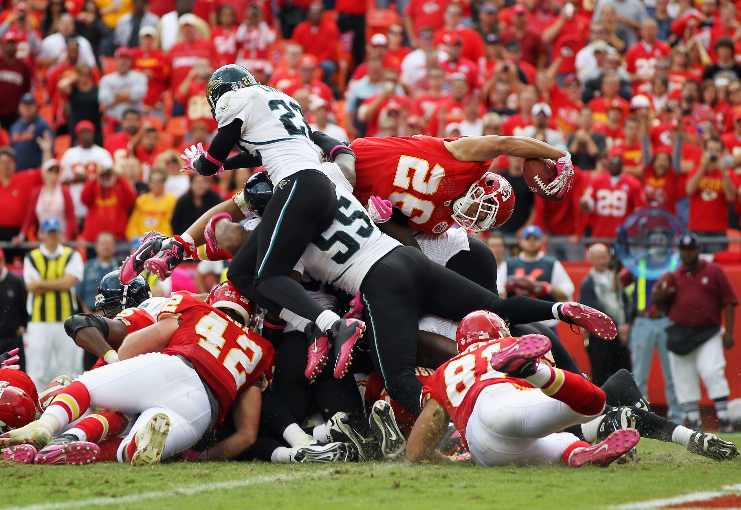 KANSAS CITY, MO - OCTOBER 24:  Running back Jackie Battle #26 of the Kansas City Chiefs carries the ball over the top of the defense to score a touchdown during the game against the Jacksonville Jaguars on October 24, 2010 at Arrowhead Stadium in Kansas C