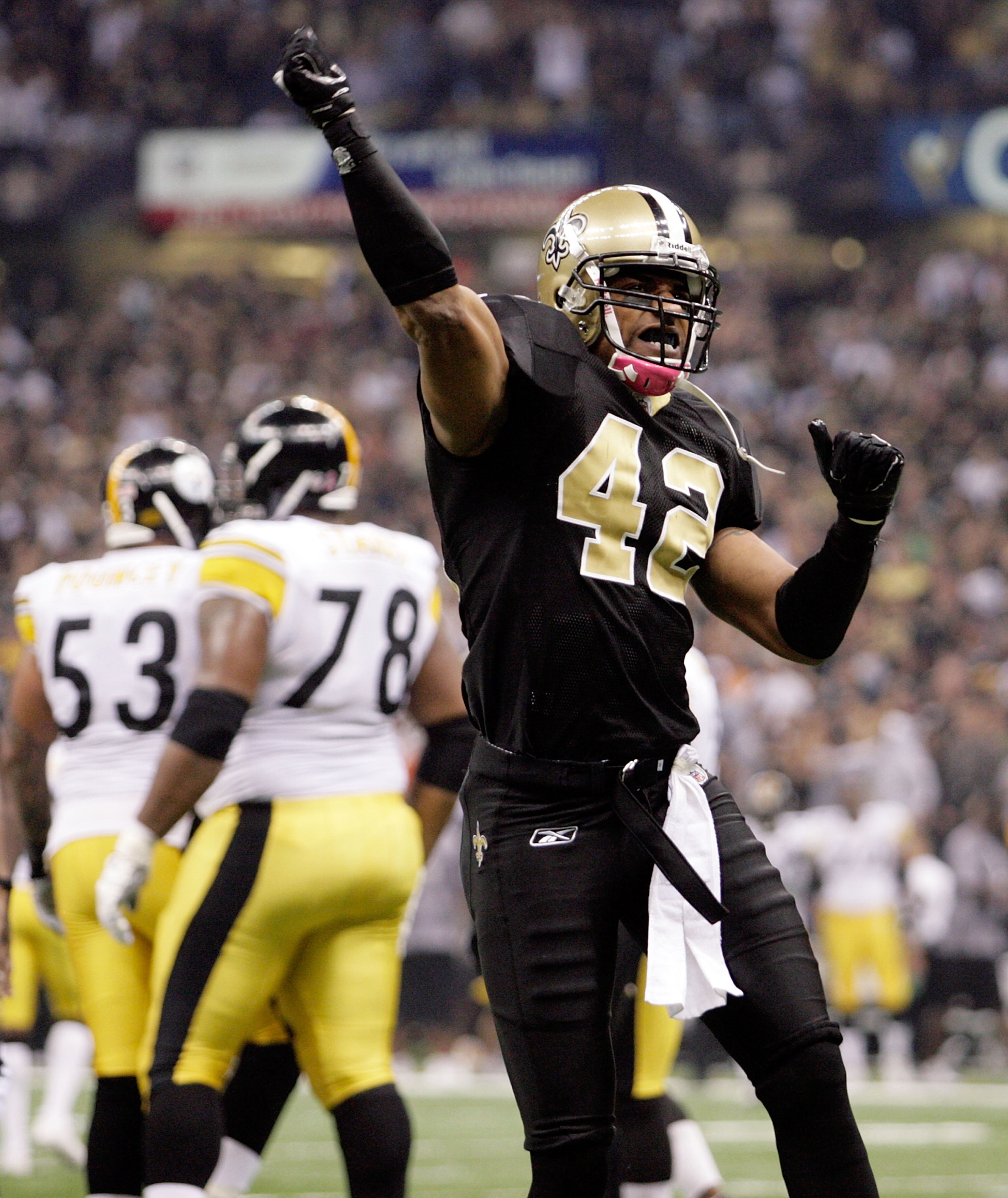 NEW ORLEANS, LA - OCTOBER 31: Darren Sharper #42 of the New Orleans Saints celebrates a play during the game against the Pittsburgh Steelers at the Louisiana Superdome on October 31, 2010 in New Orleans, Louisiana. (Photo by Matthew Sharpe/Getty Images) NEW ORLEANS, LA - OCTOBER 31: Darren Sharper #42 of the New Orleans Saints celebrates a play during the game against the Pittsburgh Steelers at the Louisiana Superdome on October 31, 2010 in New Orleans, Louisiana. (Photo by Matthew Sharpe/Getty Images)