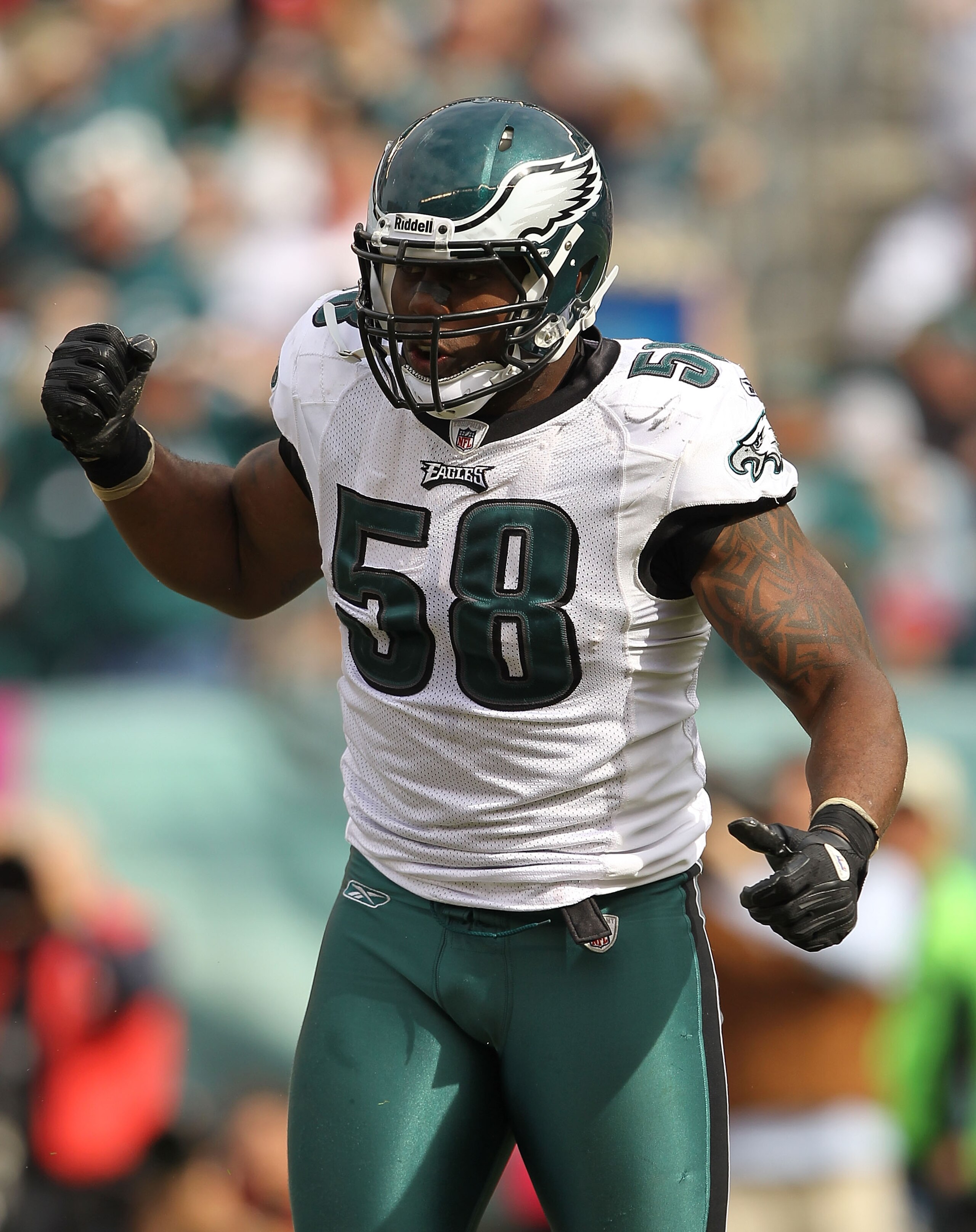 PHILADELPHIA - OCTOBER 17:  Trent Cole #58 of the Philadelphia Eagles celebrates a sack against Matt Ryan of the Atlanta Falcons during their game at Lincoln Financial Field on October 17, 2010 in Philadelphia, Pennsylvania.  (Photo by Al Bello/Getty Imag