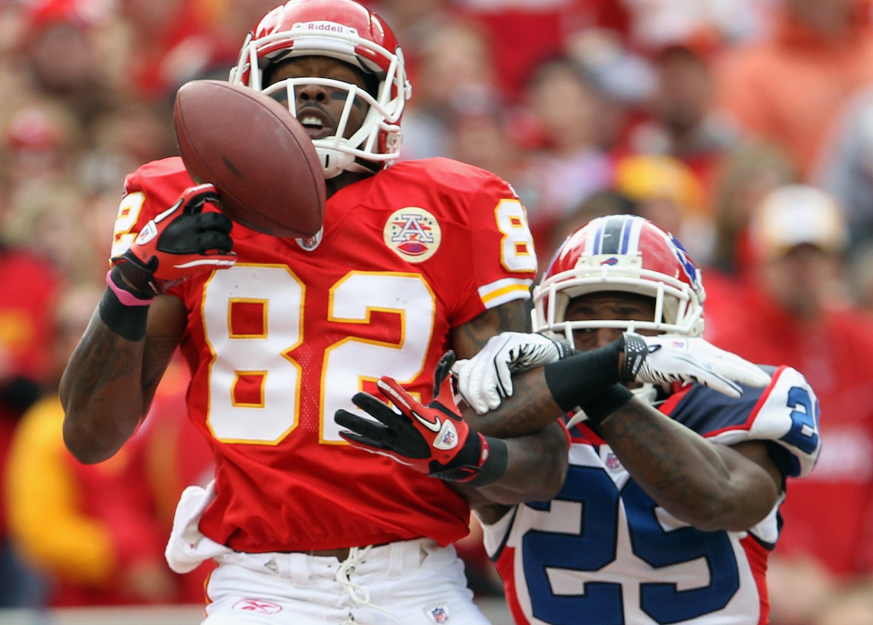 KANSAS CITY, MO - OCTOBER 31:  Drayton Florence #29 of the Buffalo Bills breaks up a pass intended for Dwayne Bowe #82 of the Kansas City Chiefs during the game on October 31, 2010  at Arrowhead Stadium in Kansas City, Missouri.  (Photo by Jamie Squire/Ge