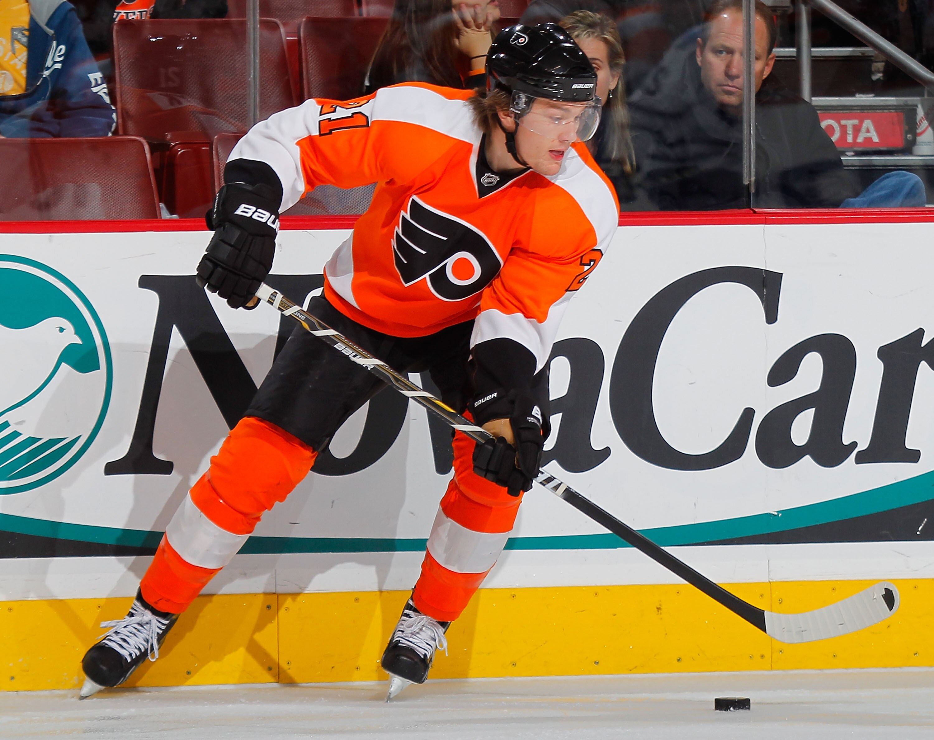 PHILADELPHIA - OCTOBER 23:  James van Riemsdyk #21 of the Philadelphia Flyers skates in a hockey game against the Toronto Maple Leafs at the Wells Fargo Center on October 23, 2010 in Philadelphia, Pennsylvania.  (Photo by Paul Bereswill/Getty Images)
