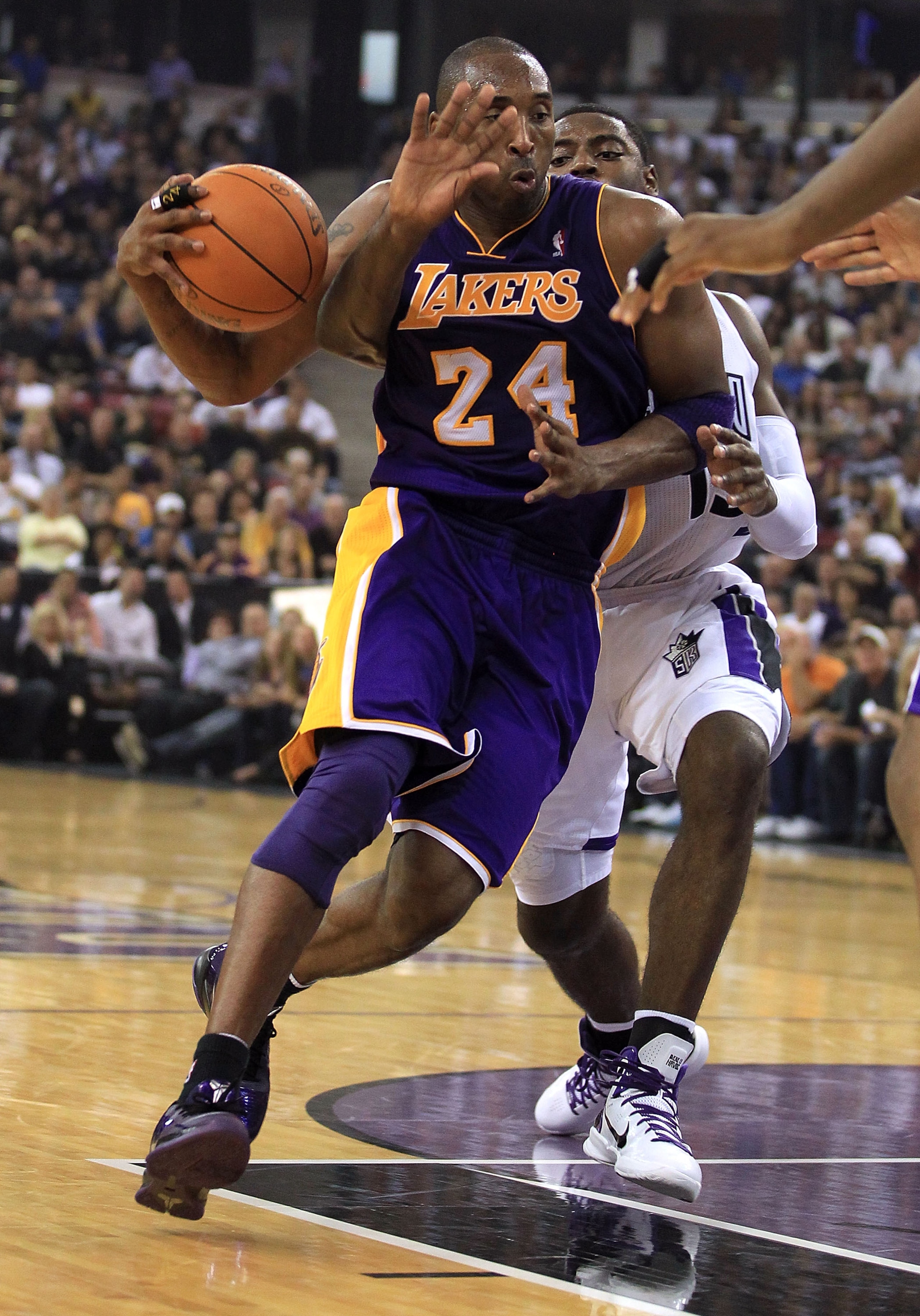 SACRAMENTO, CA - NOVEMBER 03:  Kobe Bryant #24 of the Los Angeles Lakers dribbles the ball against the Sacramento Kings at ARCO Arena on November 3, 2010 in Sacramento, California.  NOTE TO USER: User expressly acknowledges and agrees that, by downloading