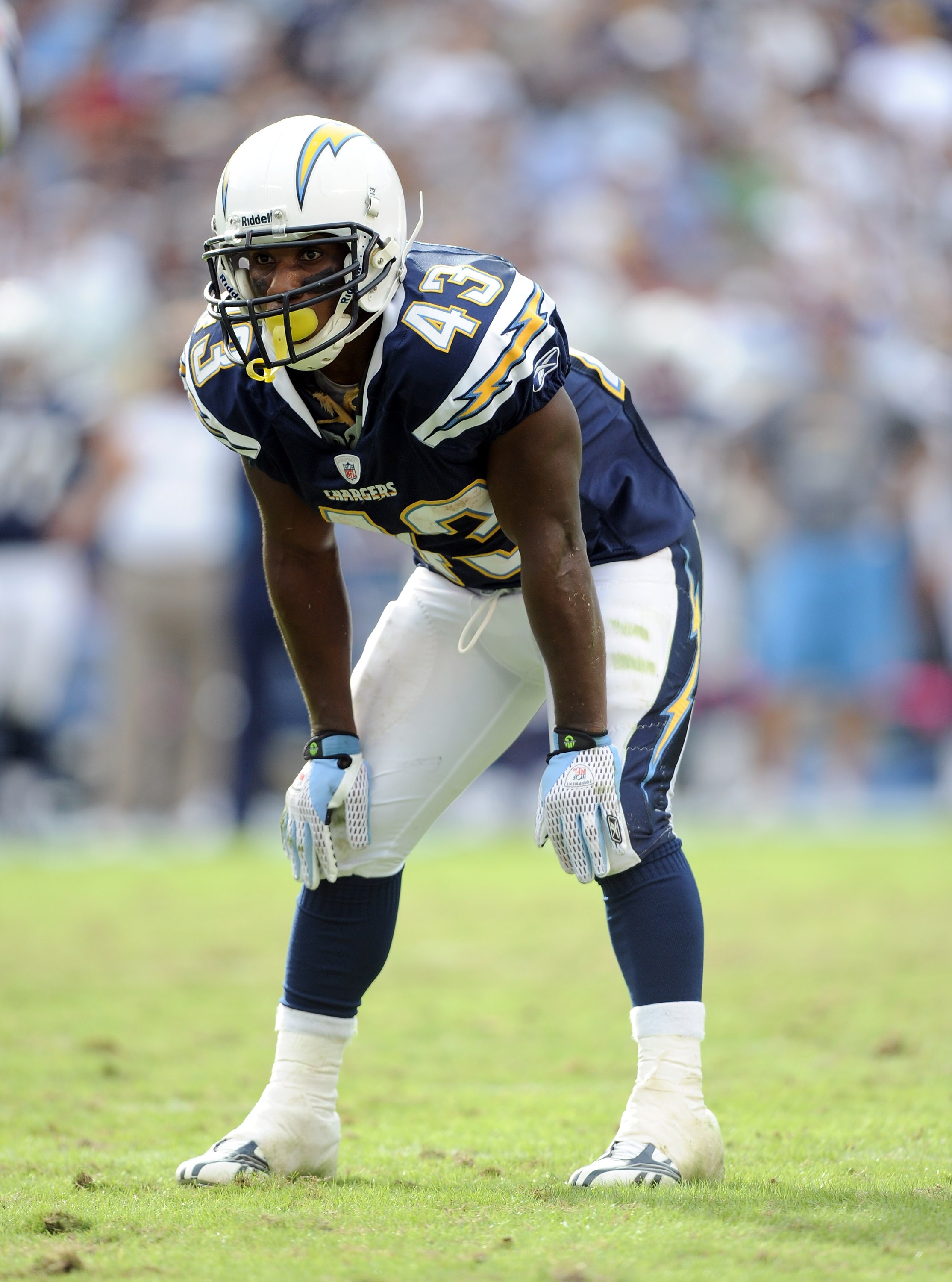 SAN DIEGO - OCTOBER 24:  Darren Sproles #43 of the San Diego Chargers waits in the backfield against the New England Patriots at Qualcomm Stadium on October 24, 2010 in San Diego, California.  (Photo by Harry How/Getty Images)