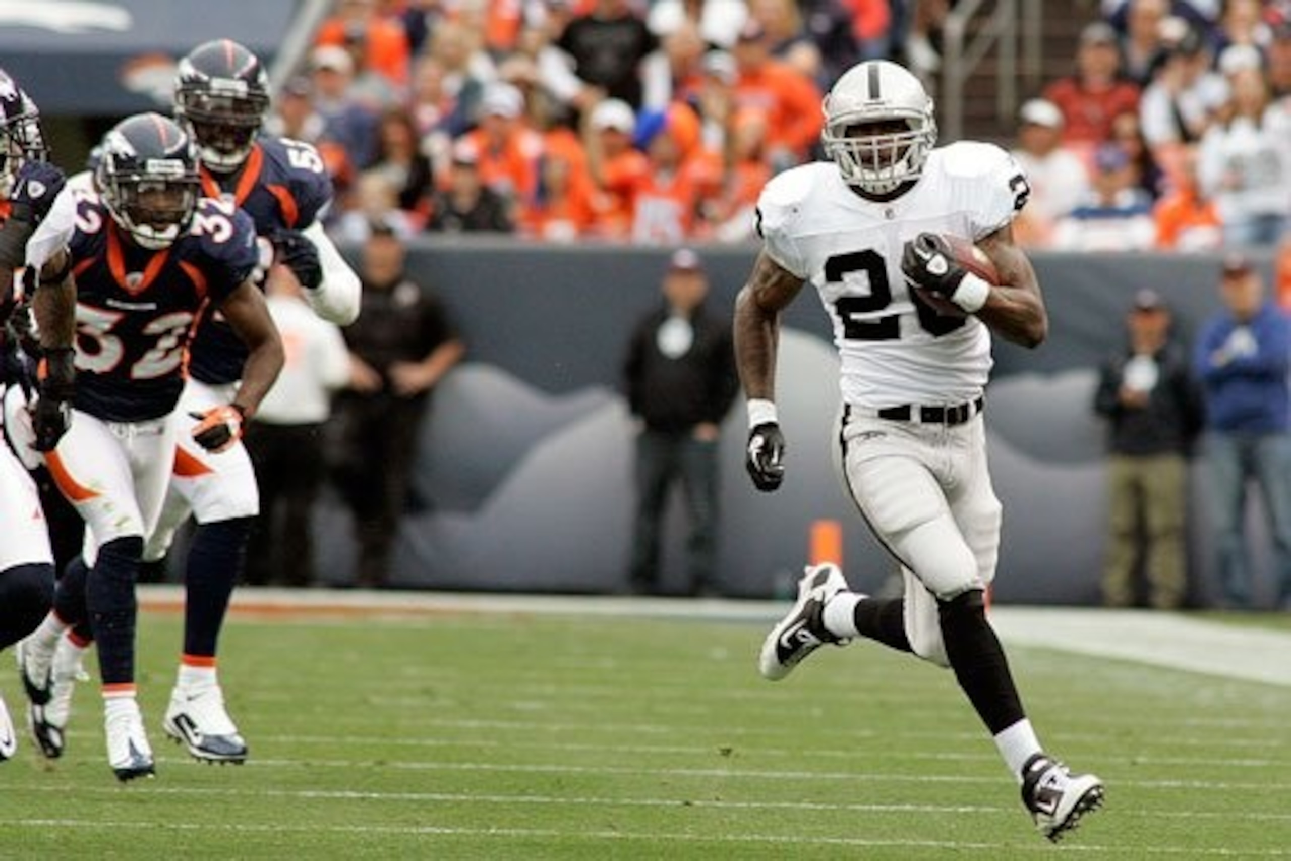 Run DMC beats the Broncos defense for one of his four TD's in the game.