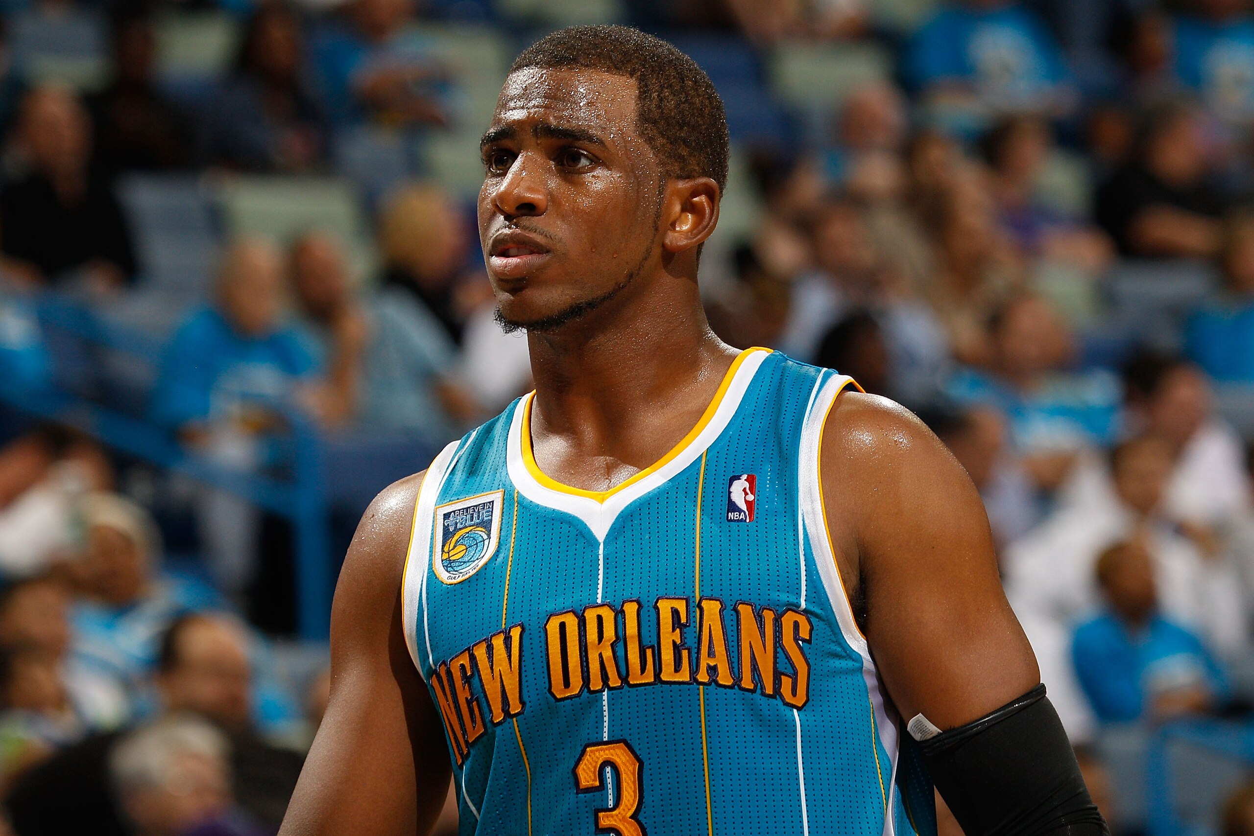 NEW ORLEANS - OCTOBER 27:  Chris Paul #3 of the New Orleans Hornets in action during the game against the Milwaukee Bucks on October 27, 2010 in New Orleans, Louisiana.  NOTE TO USER: User expressly acknowledges and agrees that, by downloading and or usin