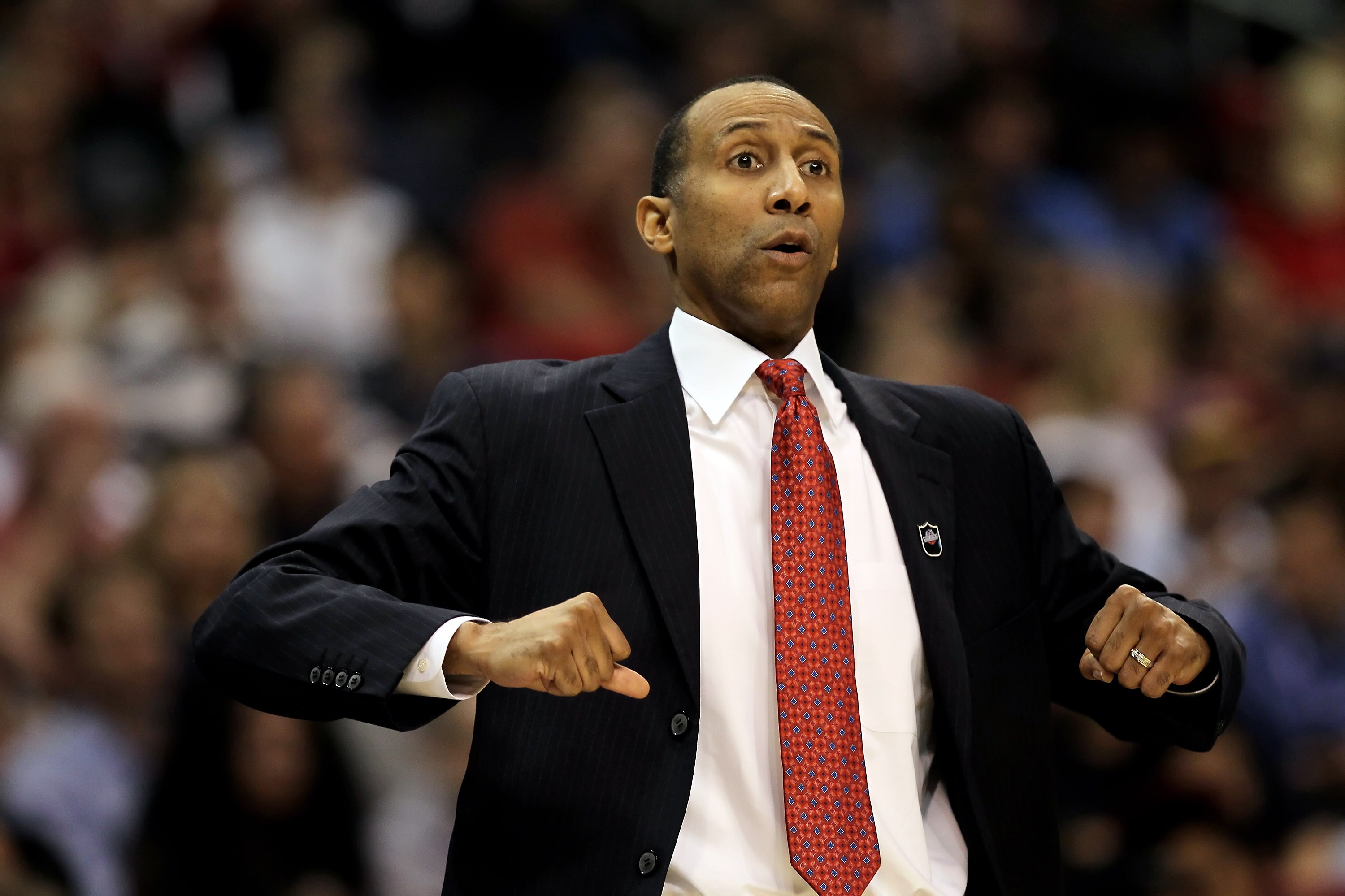 LOS ANGELES, CA - MARCH 12:  Stanford Cardinal head coach Johnny Dawkins calls out a play against the Washington Huskies in the second half during the Semifinals of the Pac-10 Basketball Tournament at Staples Center on March 12, 2010 in Los Angeles, Calif