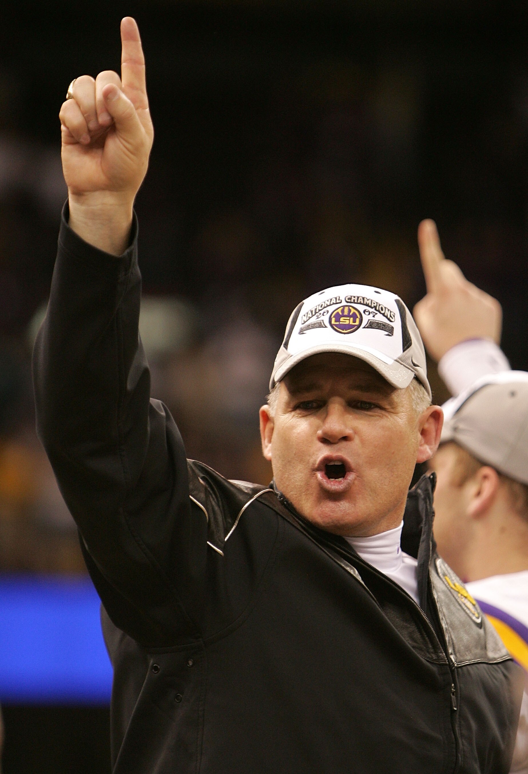 NEW ORLEANS - JANUARY 07:  Head coach Les Miles of the Louisiana State University Tigers celebrates after defeating the Ohio State Buckeyes 38-24 in the AllState BCS National Championship on January 7, 2008 at the Louisiana Superdome in New Orleans, Louis