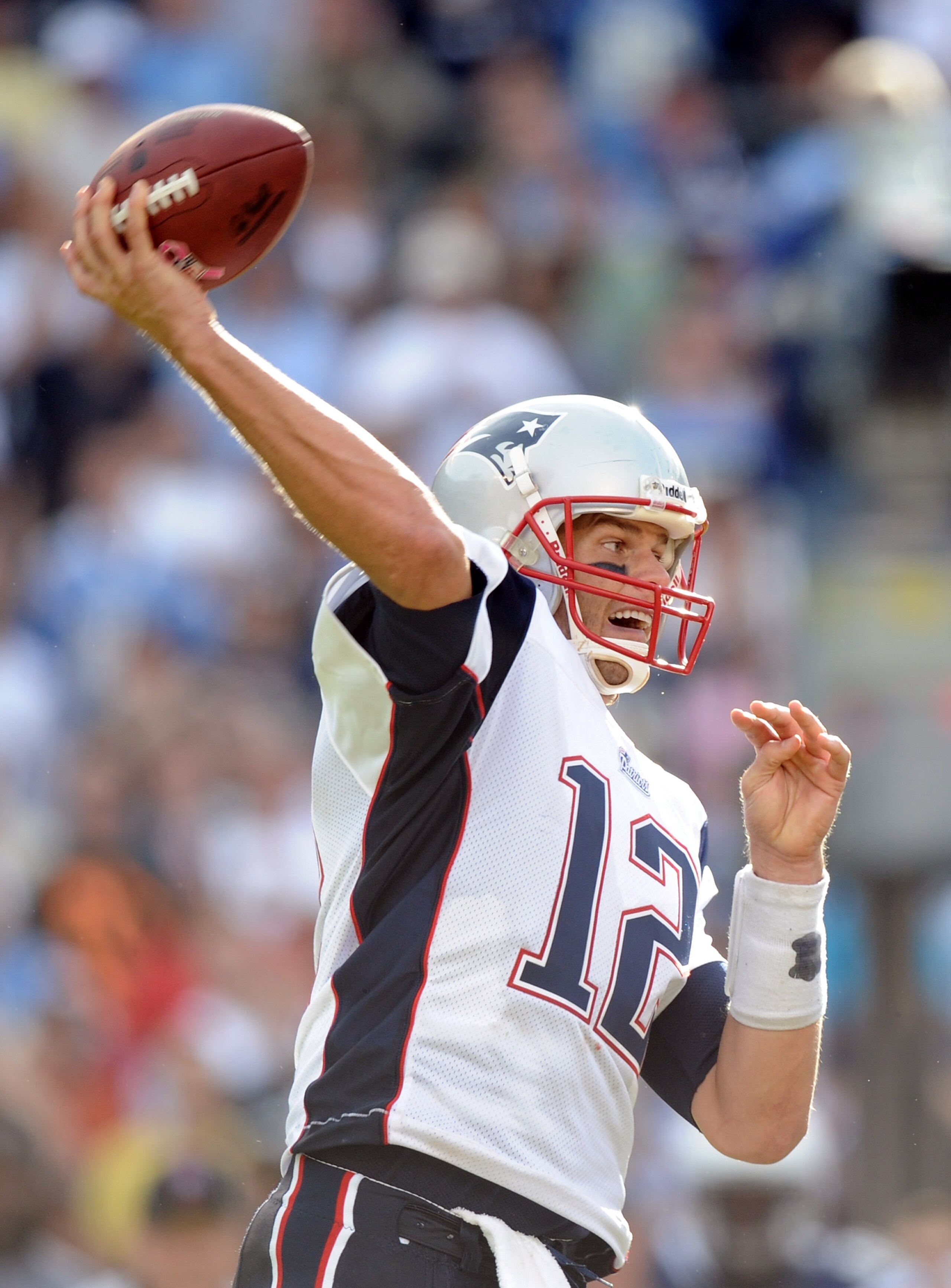 SAN DIEGO - OCTOBER 24:  Tom Brady #12 of the  New England Patriots throws a pass against the San Diego Chargers at Qualcomm Stadium on October 24, 2010 in San Diego, California.  (Photo by Harry How/Getty Images)