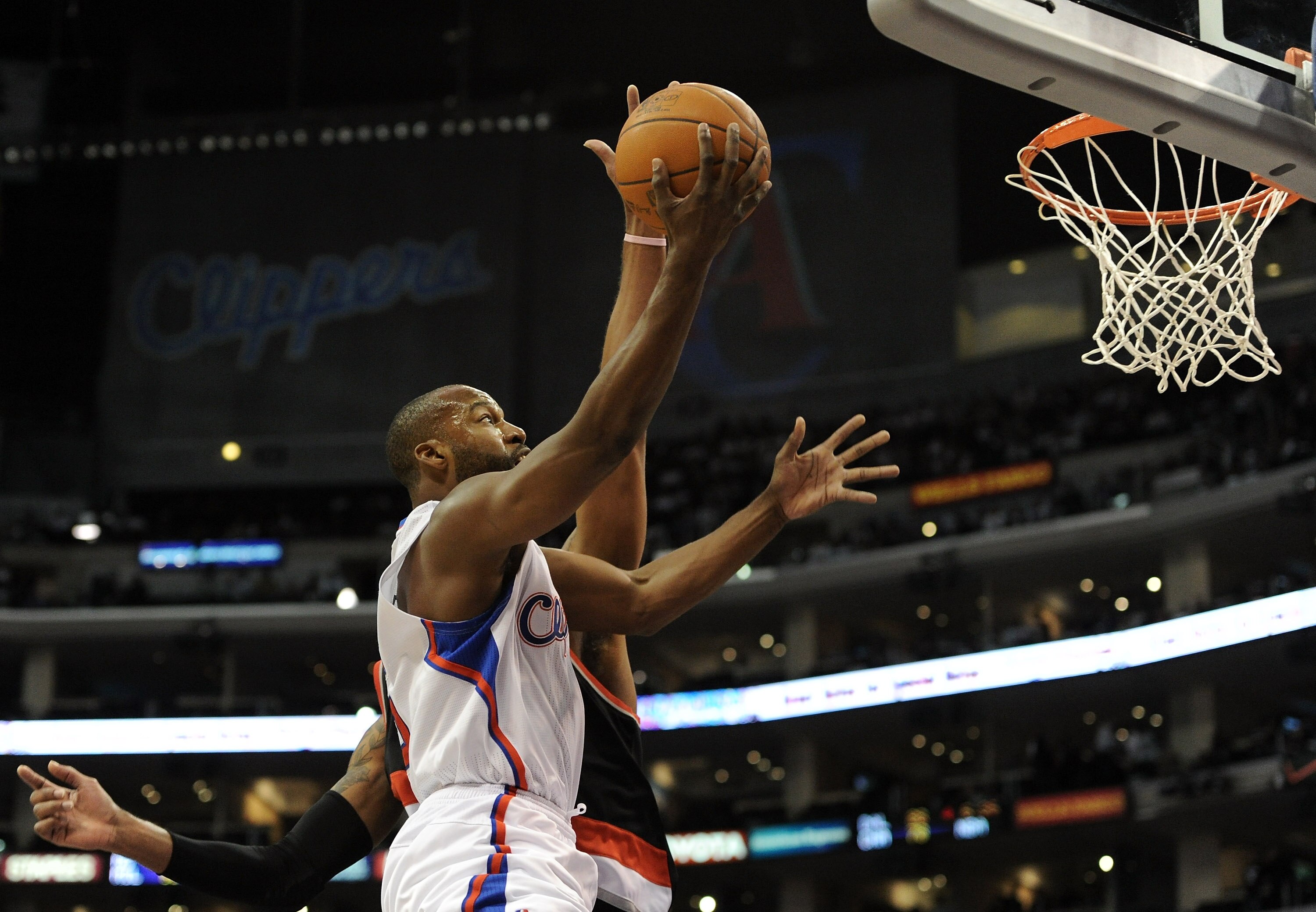 LOS ANGELES, CA - OCTOBER 27:  Baron Davis #5 of the Los Angeles Clippers heads in for a layup against the Portland Trail Blazers at Staples Center on October 27, 2010 in Los Angeles, California. NOTE TO USER: User expressly acknowledges and agrees that,