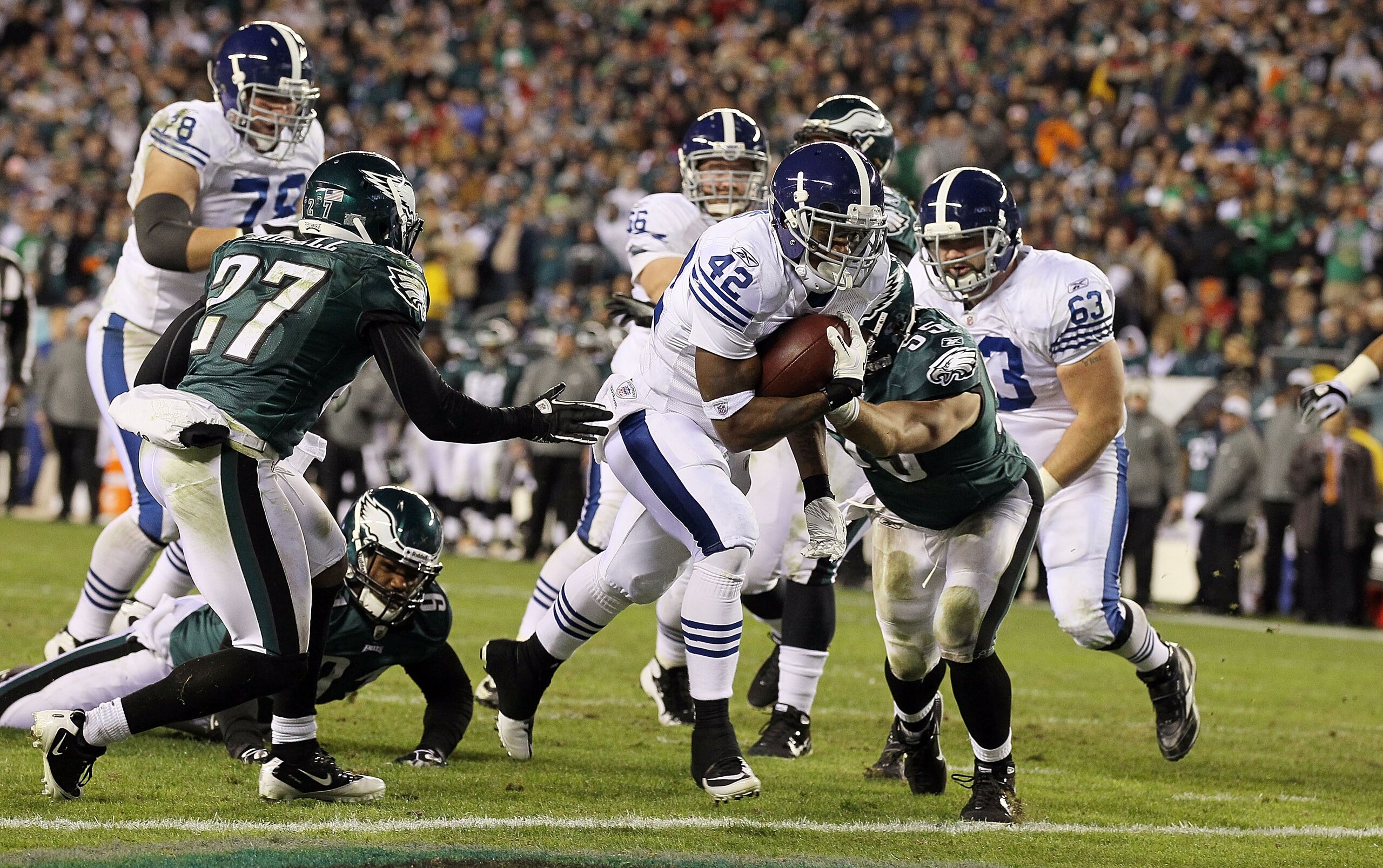 PHILADELPHIA - NOVEMBER 07:  Javarris James #42 of the Indianapolis Colts runs in his second quarter touchdown against the Philadelphia Eagles on November 7, 2010 at Lincoln Financial Field in Philadelphia, Pennsylvania.  (Photo by Jim McIsaac/Getty Image