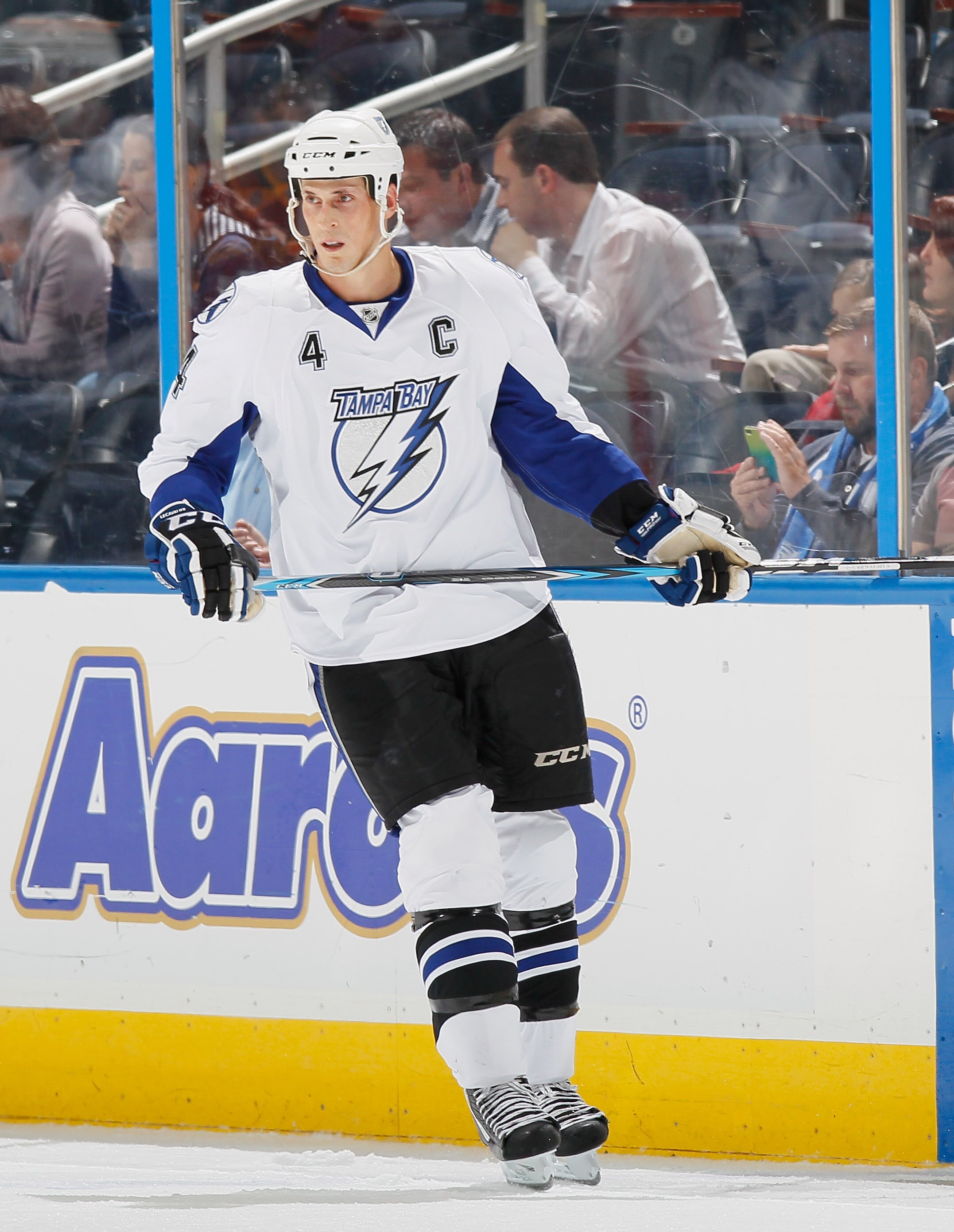 ATLANTA - OCTOBER 22:  Vincent Lecavalier #4 of the Tampa Bay Lightning against the Atlanta Thrashers at Philips Arena on October 22, 2010 in Atlanta, Georgia.  (Photo by Kevin C. Cox/Getty Images)