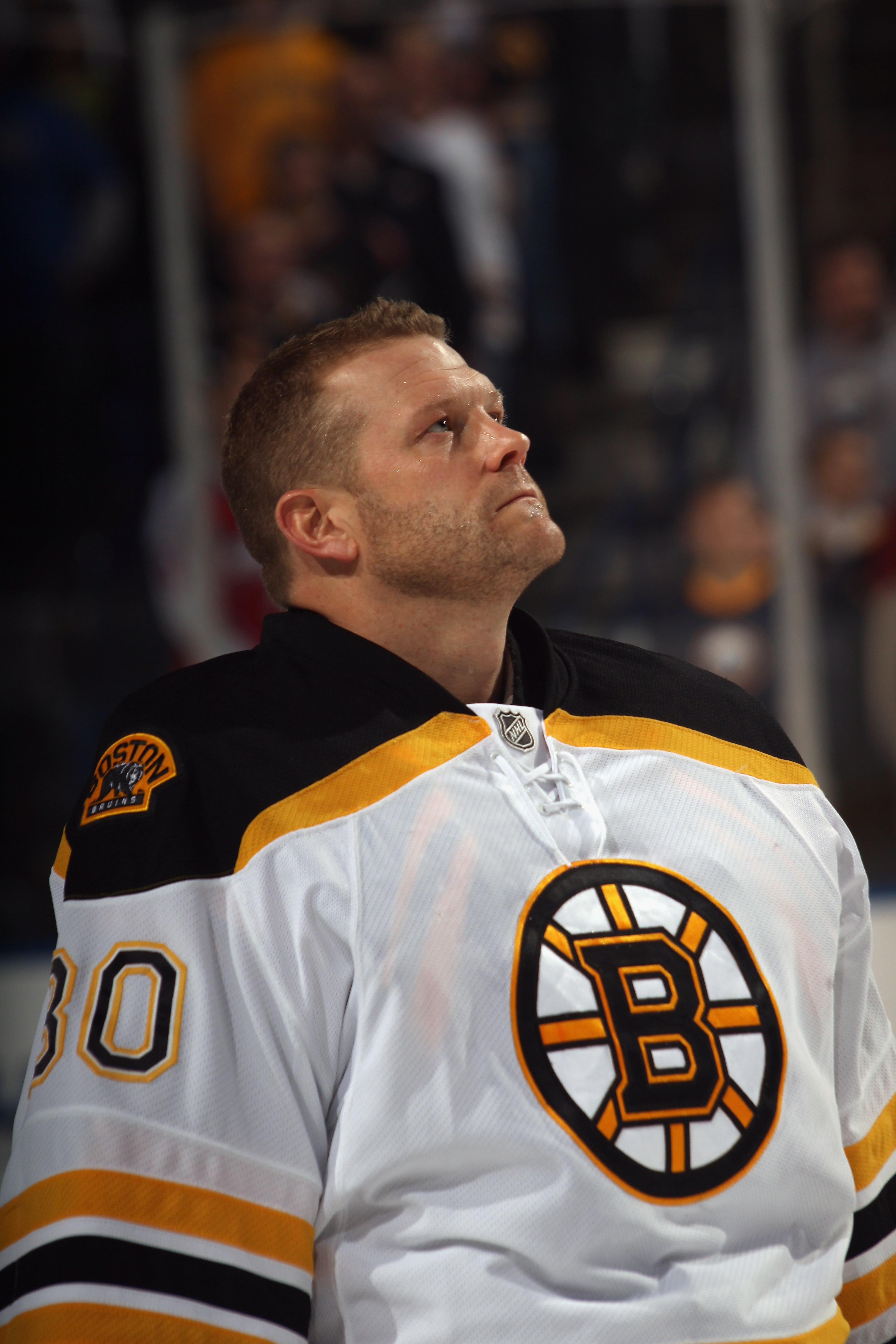 BUFFALO, NY - NOVEMBER 03:  Tim Thomas #30 of the Boston Bruins tends net against the Buffalo Sabres at the HSBC Arena on November 3, 2010 in Buffalo, New York. The Bruins defeated the Sabres 5-2.  (Photo by Bruce Bennett/Getty Images)