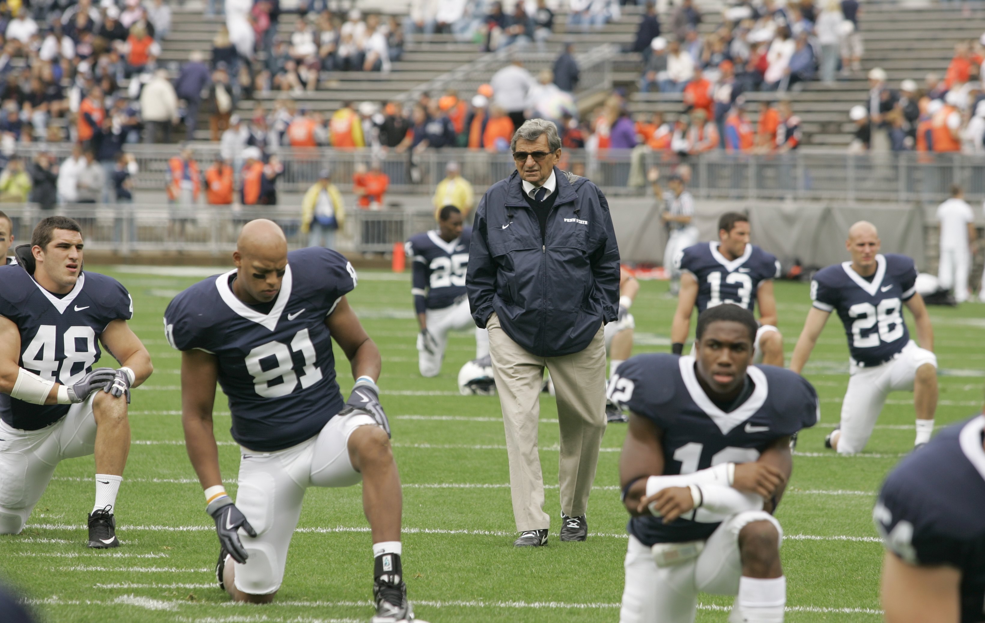 STATE COLLEGE, PA - SEPTEMBER 12: Head coach Joe Paterno of the Penn State Nittany Lions walks amongst his players before the start of their game against the Syracuse Orangemen   at Beaver Stadium  September 12, 2009 in State College, Pennsylvania.  (Phot