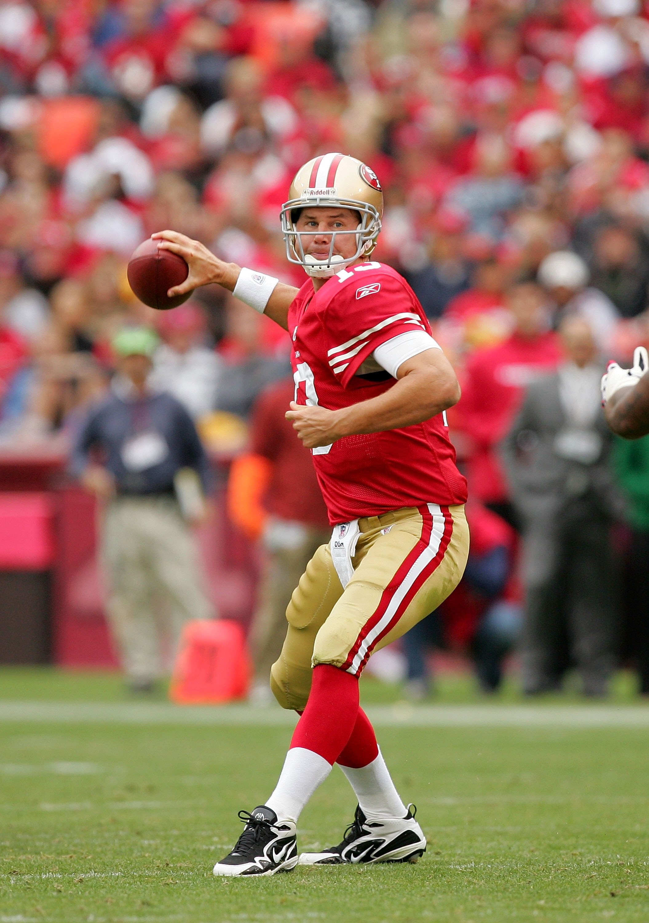 SAN FRANCISCO - OCTOBER 11:  Shaun Hill #13 ofthe San Francisco 49ers passes the ball during their game against the Atlanta Falcons at Candlestick Park on October 11, 2009 in San Francisco, California.  (Photo by Ezra Shaw/Getty Images)