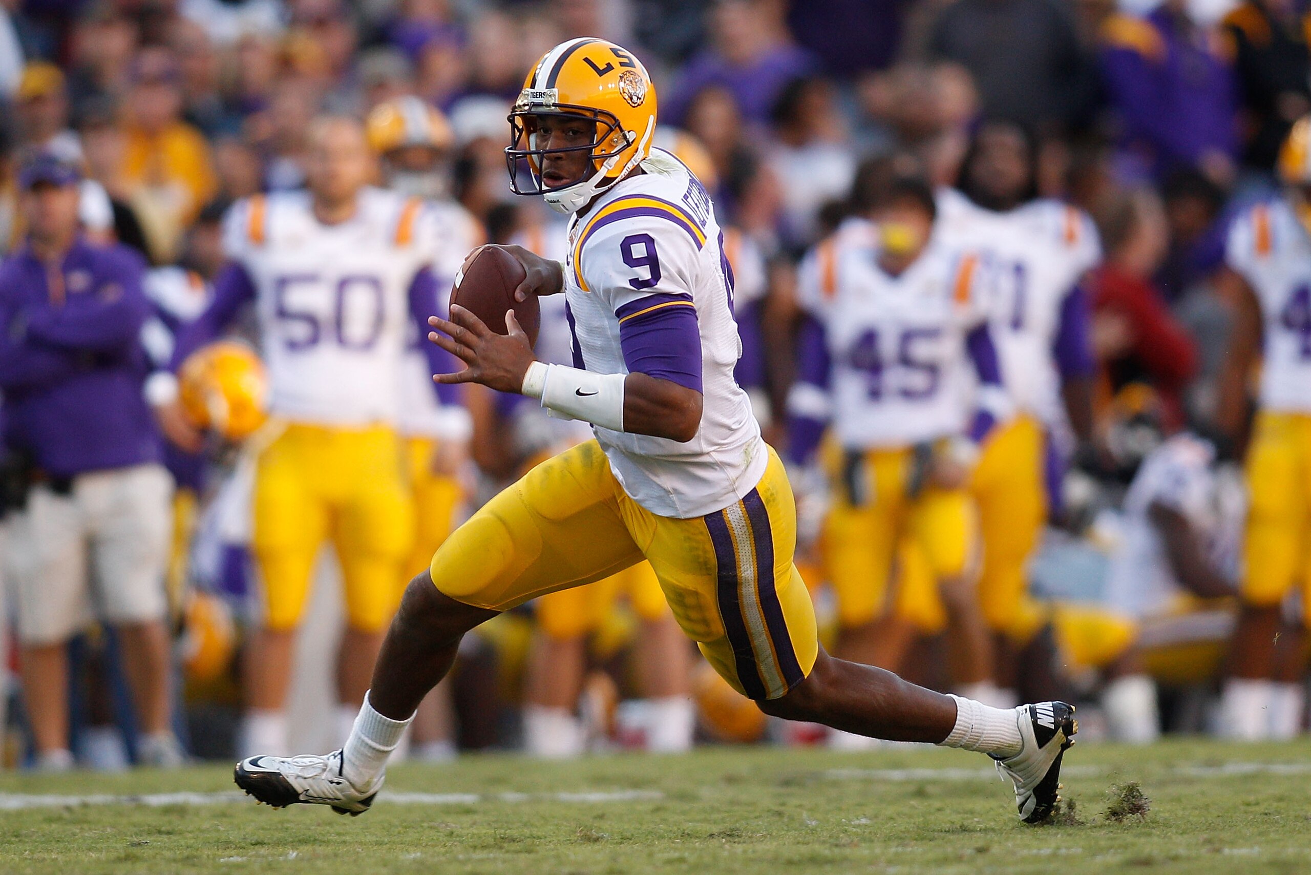 BATON ROUGE, LA - NOVEMBER 06:  Quarterback Jordan Jefferson #9 of the Louisiana State University Tigers looks to throw the ball against the Alabama Crimson Tide at Tiger Stadium on November 6, 2010 in Baton Rouge, Louisiana. The Tigers defeated the Crims