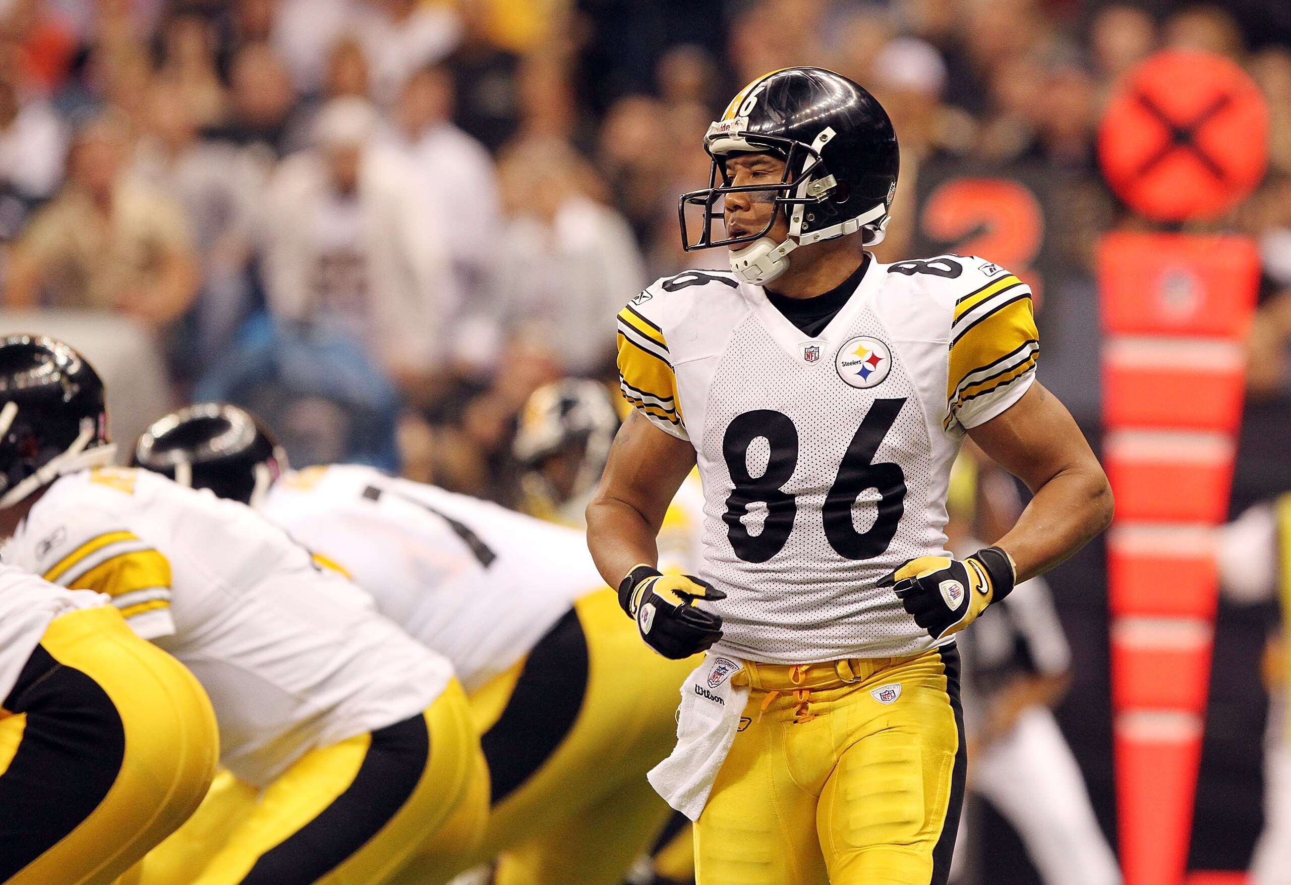 NEW ORLEANS, LA - OCTOBER 31: Hines Ward #86 of the Pittsburgh Steelers in action during the game against the New Orleans Saints at the Louisiana Superdome on October 31, 2010 in New Orleans, Louisiana. (Photo by Matthew Sharpe/Getty Images)