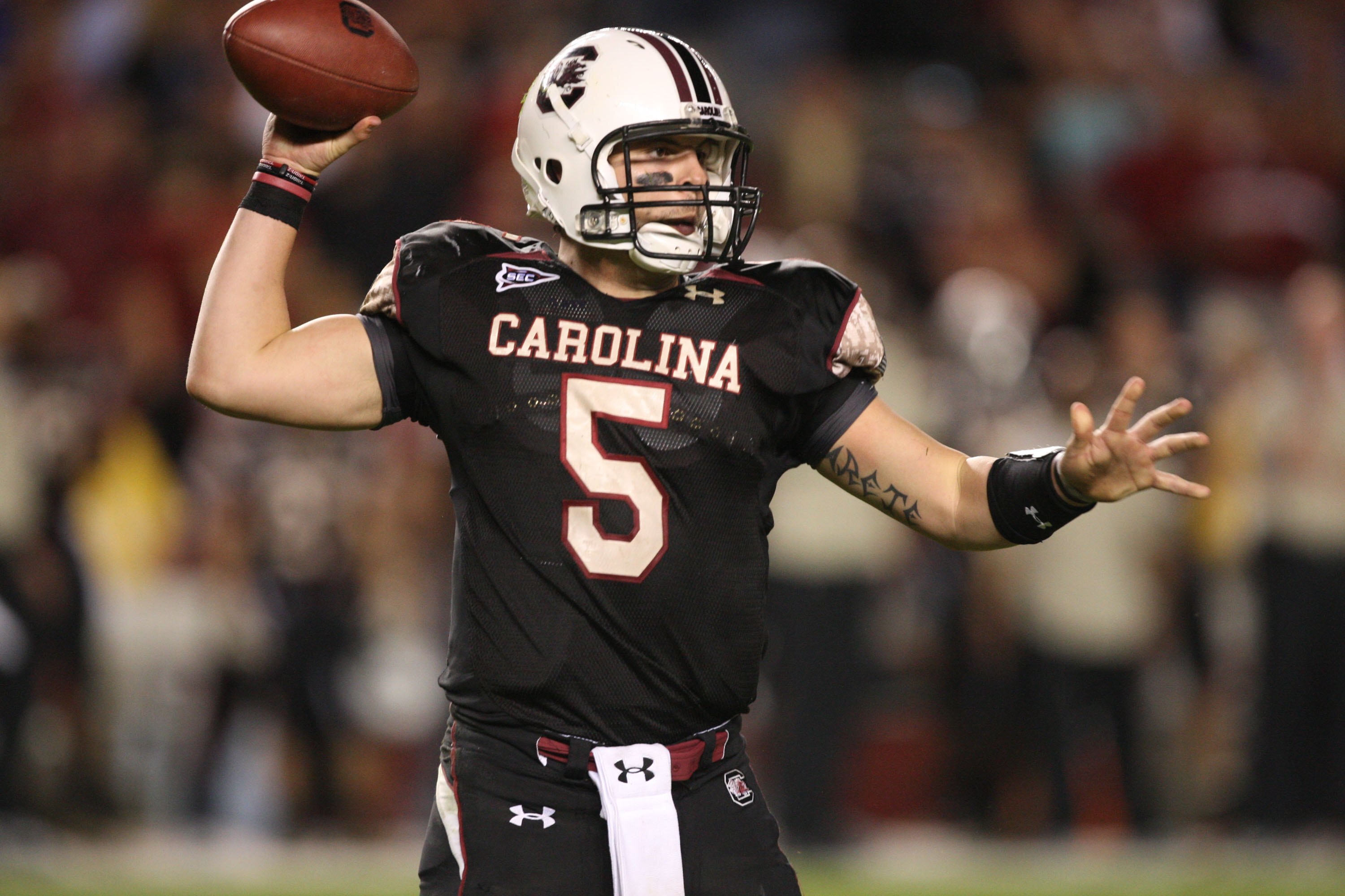 COLUMBIA, SC - NOVEMBER 14:  Stephen Garcia #5 of the South Carolina Gamecocks passes during the game against the Florida Gators at Williams-Brice Stadium on November 14, 2009 in Columbia, South Carolina. (Photo by Streeter Lecka/Getty Images)