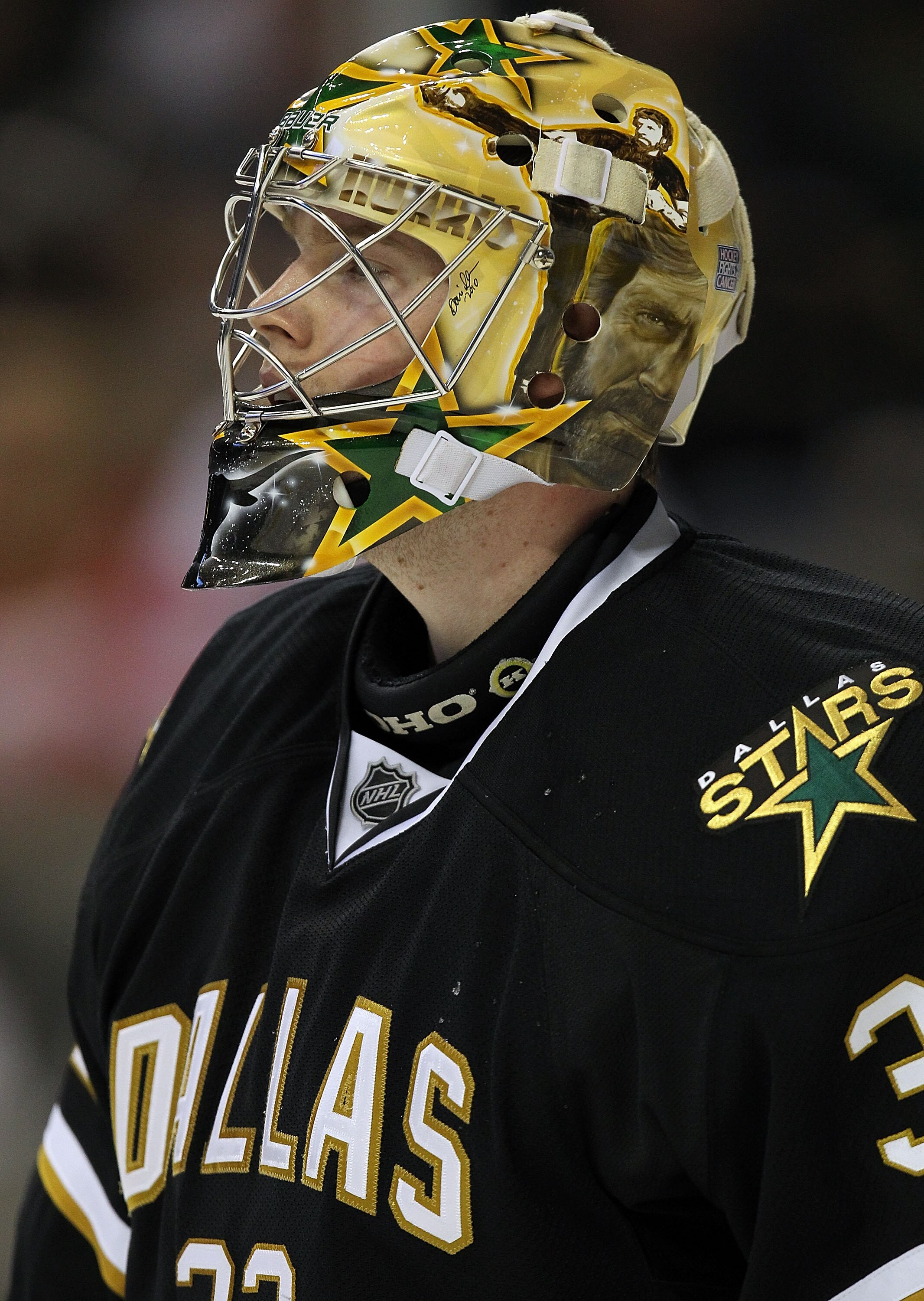 DALLAS - OCTOBER 14:  Goaltender Kari Lehtonen #32 of the Dallas Stars at American Airlines Center on October 14, 2010 in Dallas, Texas.  (Photo by Ronald Martinez/Getty Images)