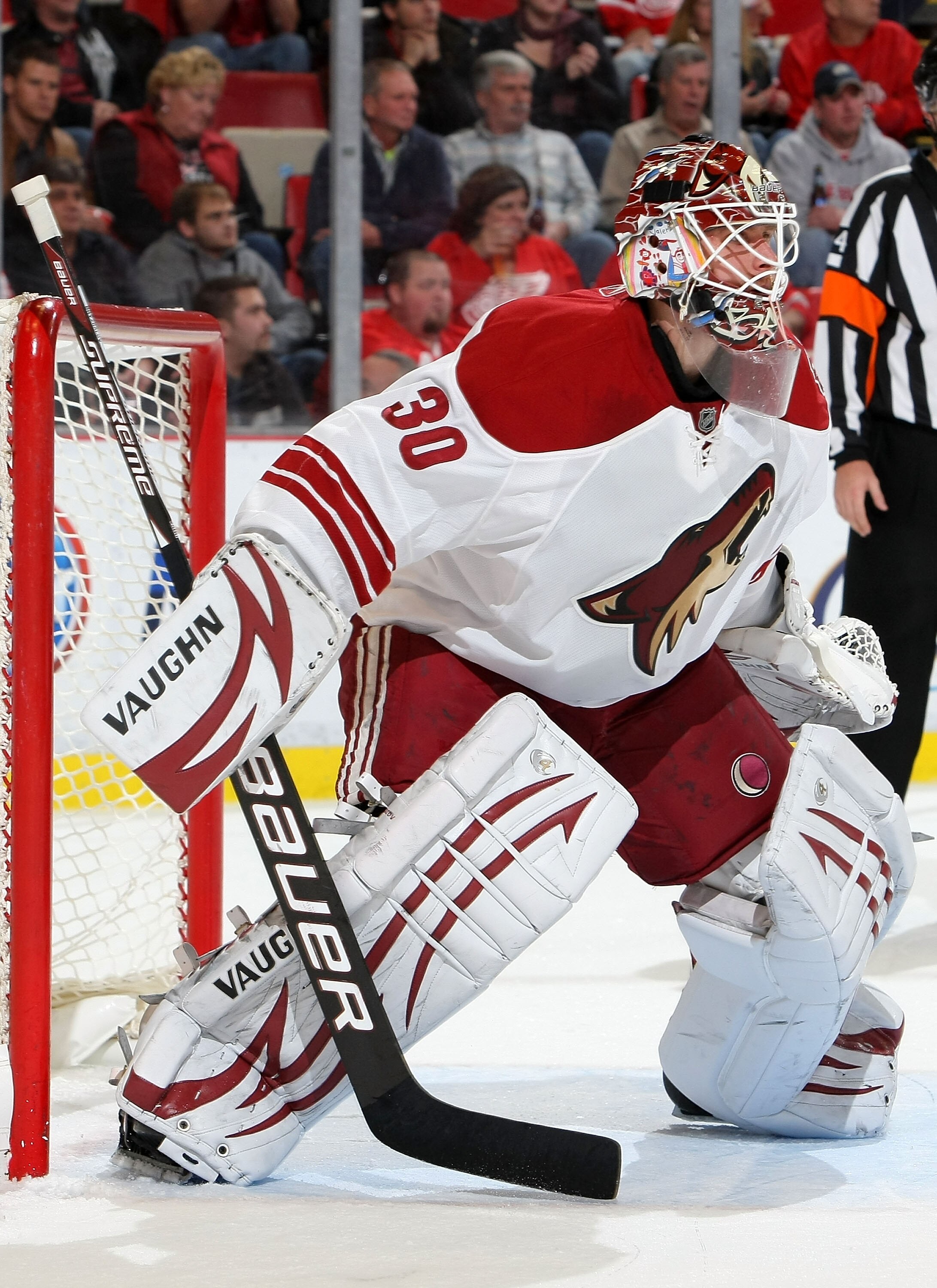 DETROIT - OCTOBER 28:  Ilya Bryzgalov #30 of the Phoenix Coyotes keeps an eye on the play against the Detroit Red Wings during their NHL game at Joe Louis Arena on October 28, 2010 in Detroit, Michigan.(Photo By Dave Sandford/Getty Images)