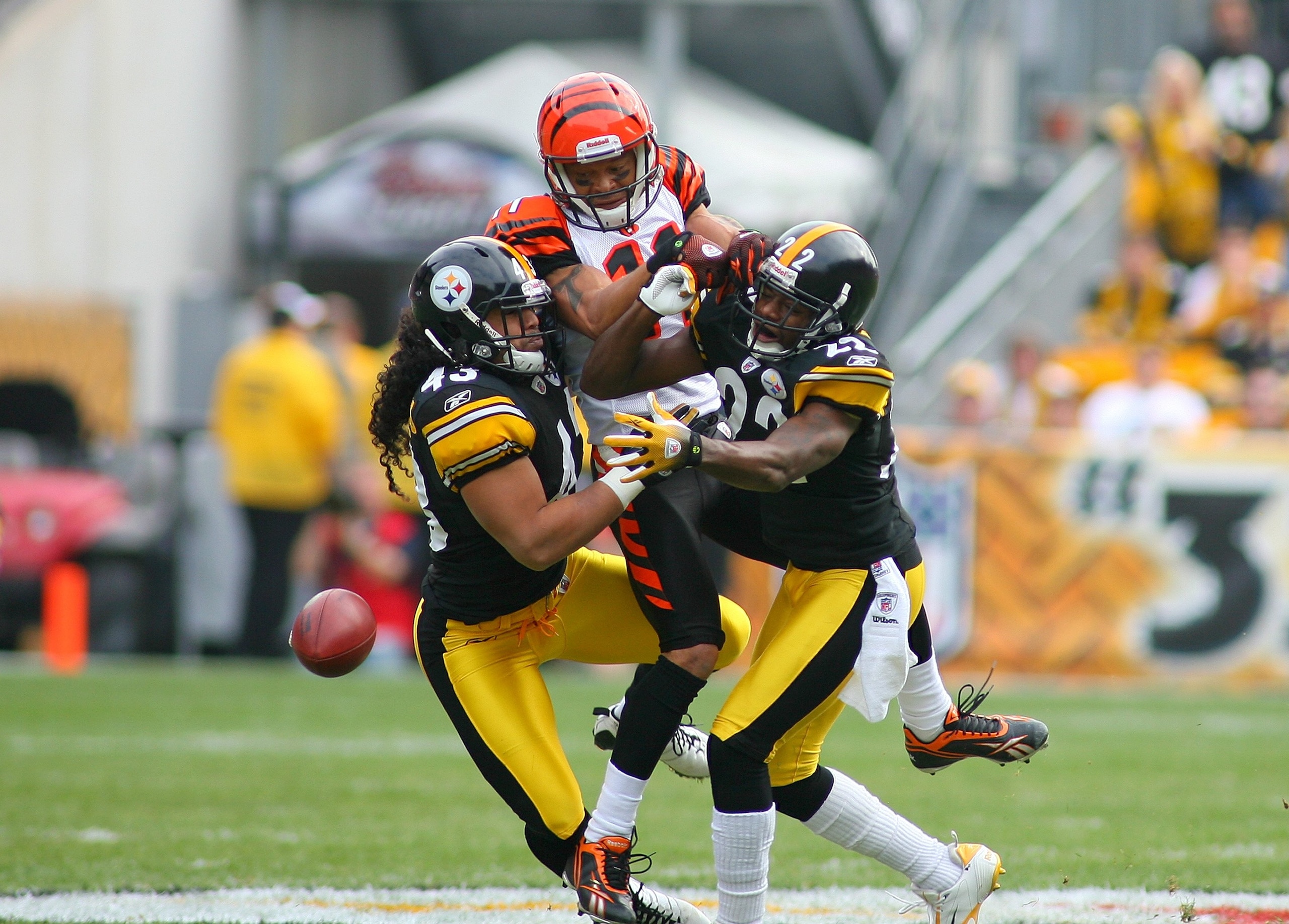 PITTSBURGH - NOVEMBER 15:  William Gay #22 and Troy Polamalu #43 of the Pittsburgh Steelers break up the pass play to Laveranues Coles #11 of the Cincinnati Bengals during their game at Heinz Field on November 15, 2009 in Pittsburgh, Pennsylvania. The Ben