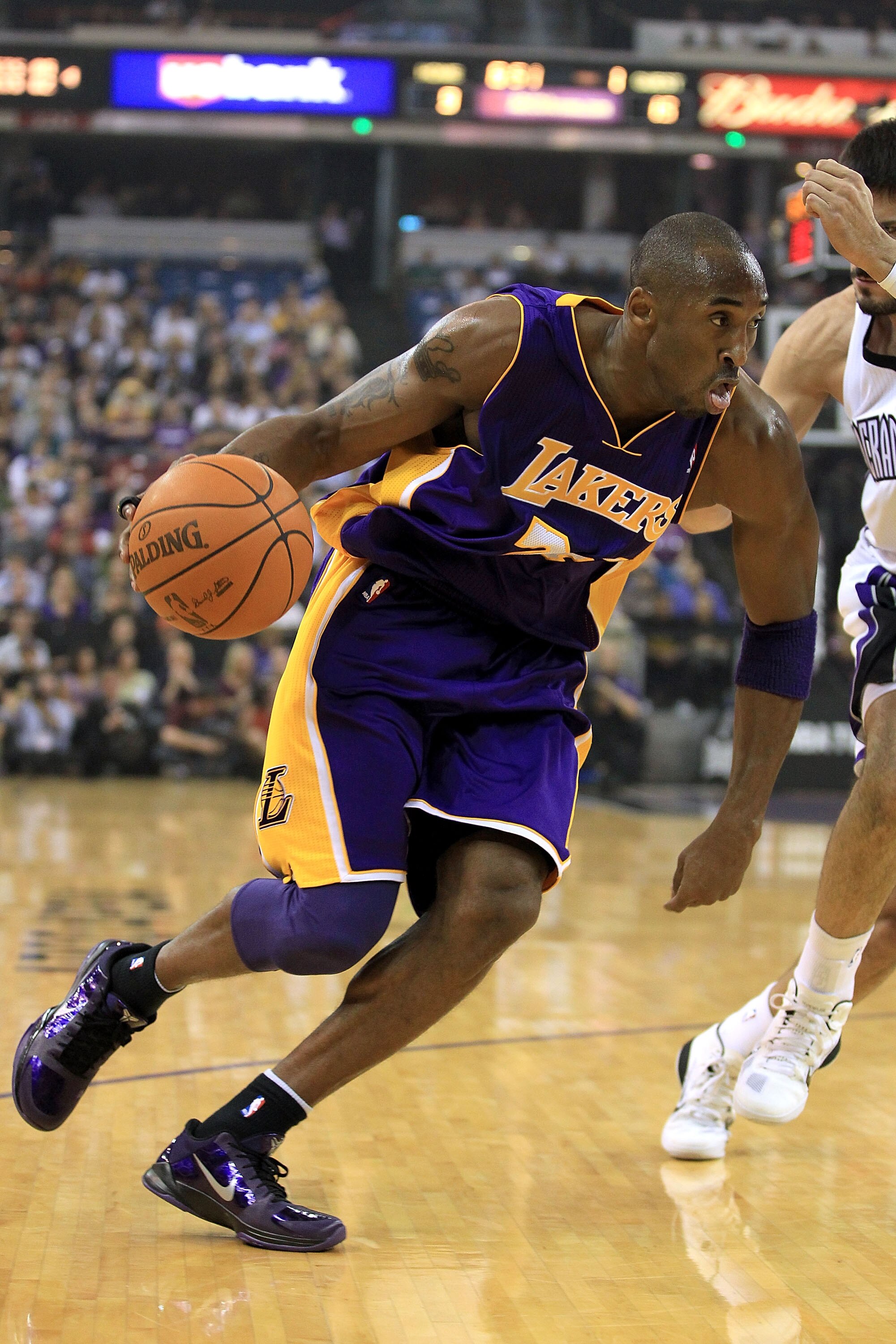 SACRAMENTO, CA - NOVEMBER 03:  Kobe Bryant #24 of the Los Angeles Lakers in action against the Sacramento Kings at ARCO Arena on November 3, 2010 in Sacramento, California.  NOTE TO USER: User expressly acknowledges and agrees that, by downloading and or 