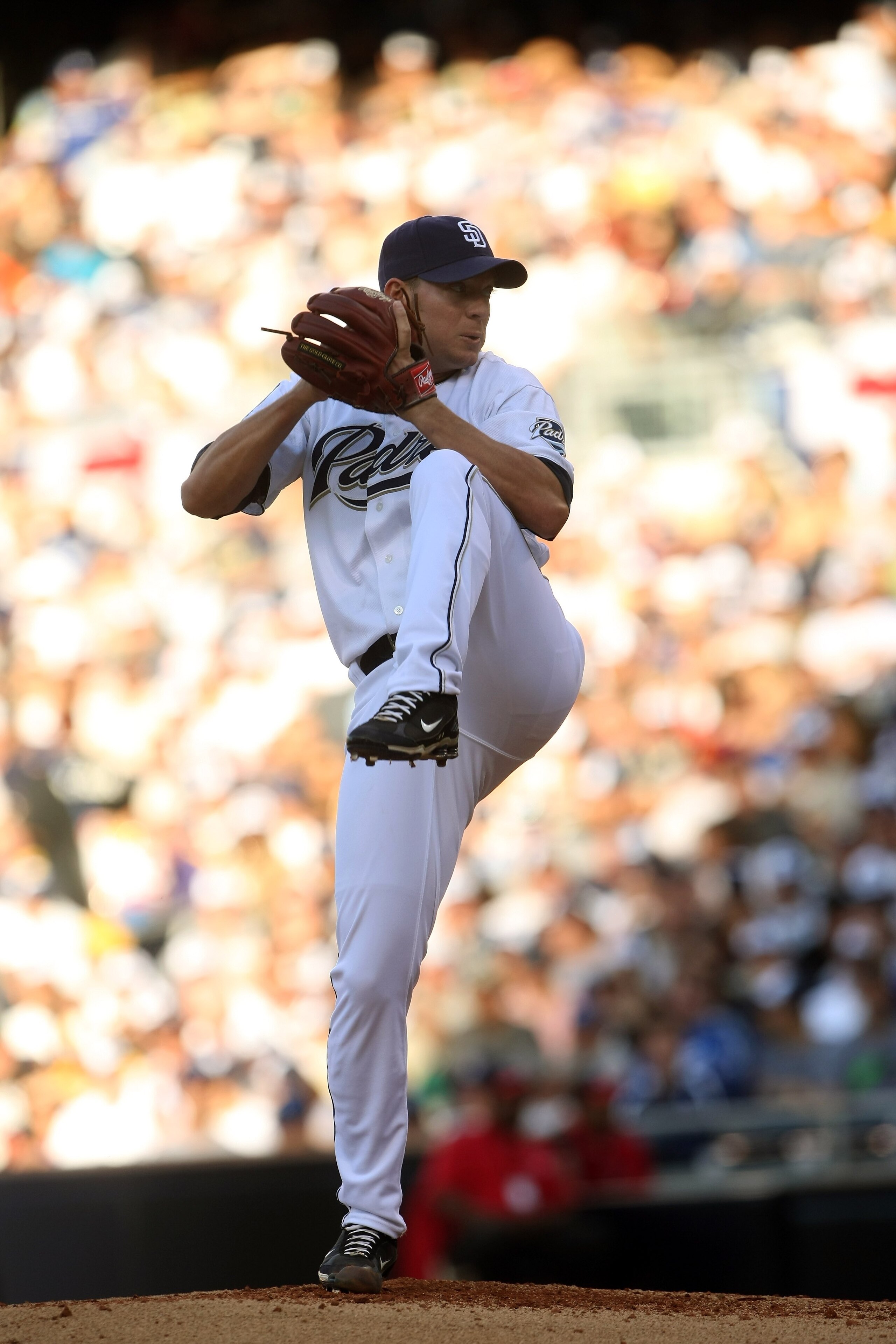 SAN DIEGO - APRIL 06:  Pitcher Jake Peavy #44 of the San Diego Padres throws a pitch against the Los Angeles Dodgers on April 6, 2009 at Petco Park in San Diego, California.  The Dodgers won 4-1.  (Photo by Stephen Dunn/Getty Images)