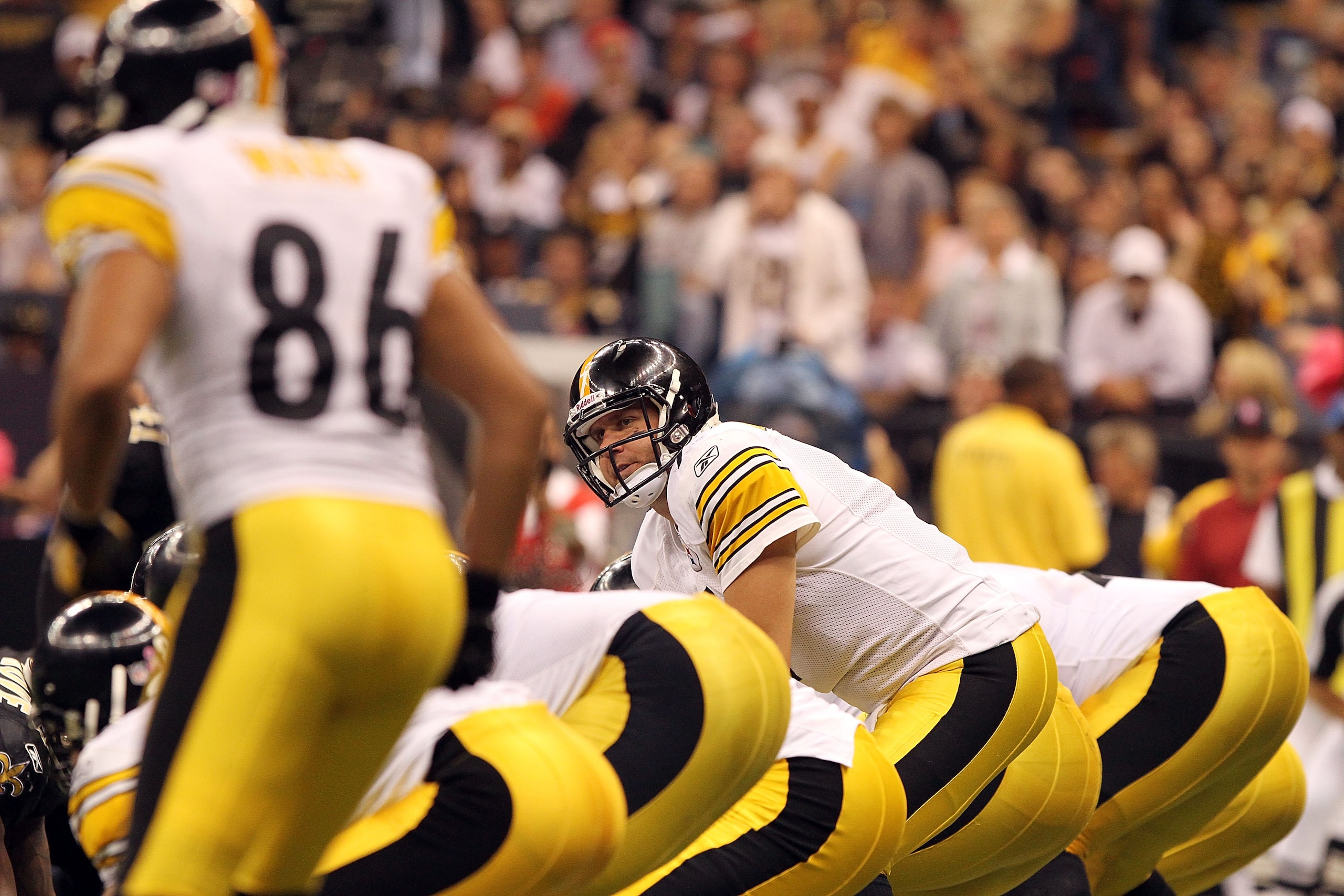 NEW ORLEANS, LA - OCTOBER 31: Ben Roethlisberger #7 of the Pittsburgh Steelers in action during the game against the New Orleans Saints at the Louisiana Superdome on October 31, 2010 in New Orleans, Louisiana. (Photo by Matthew Sharpe/Getty Images)