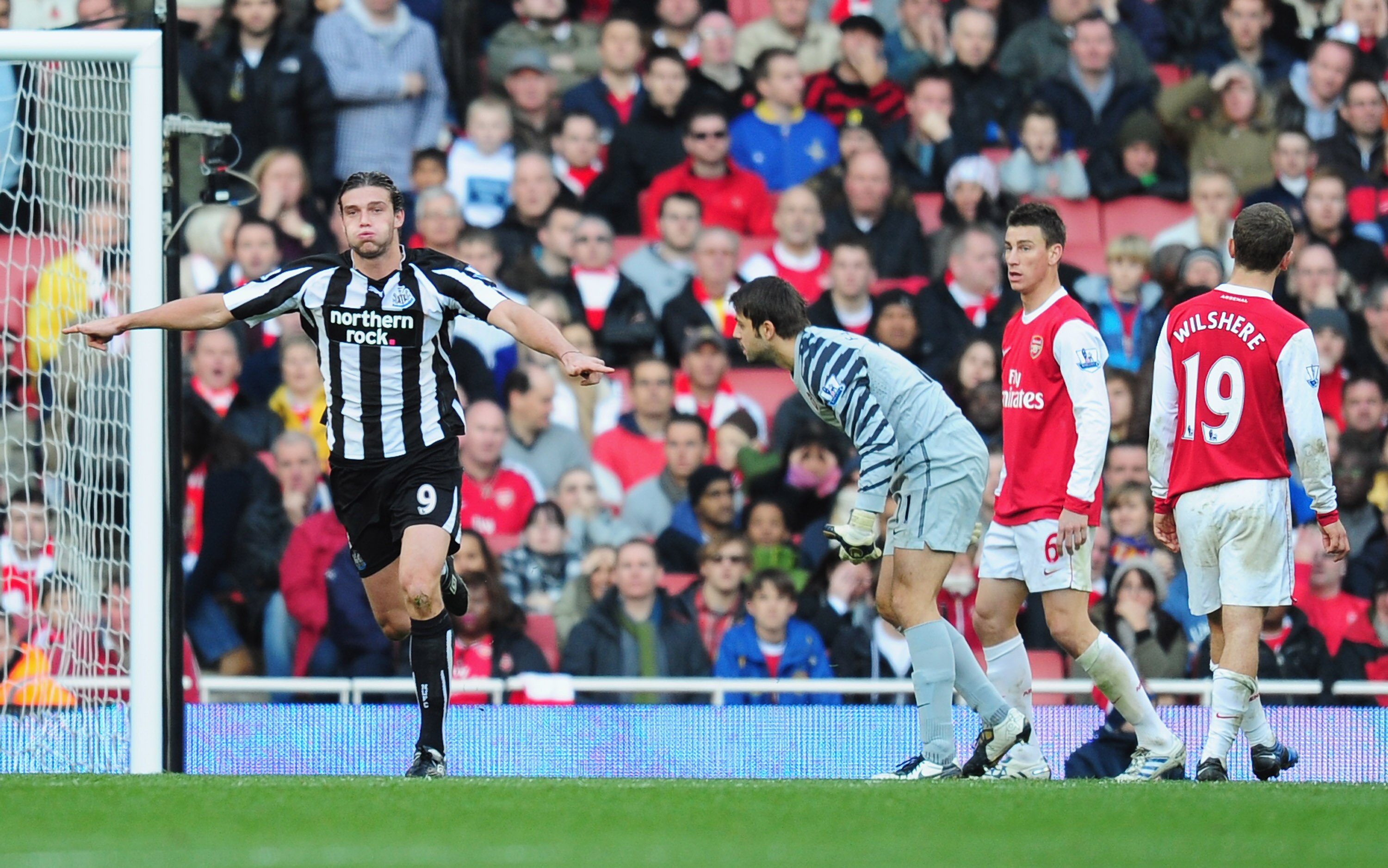 LONDON, ENGLAND - NOVEMBER 07:  Andy Carroll of Newcastle wheels away after scoring during the Barclays Premier League match between Arsenal and Newcastle United at the Emirates Stadium on November 7, 2010 in London, England.  (Photo by Mike Hewitt/Getty