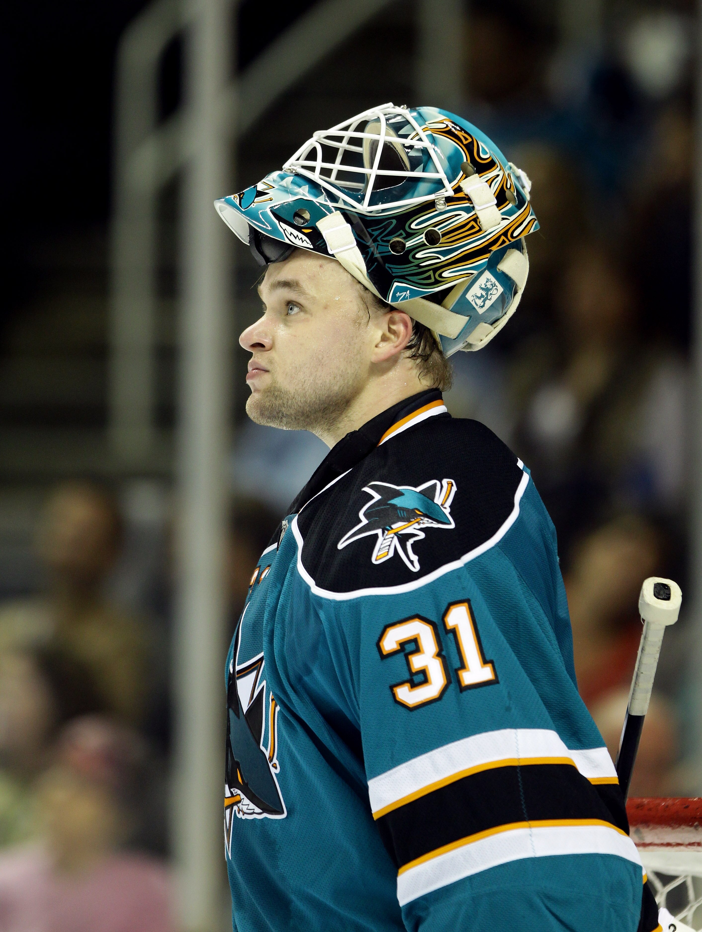 SAN JOSE, CA - SEPTEMBER 24:  Antti Niemi #31 of the San Jose Sharks in action during their preseason game against the Anaheim Ducks at HP Pavilion on September 24, 2010 in San Jose, California.  (Photo by Ezra Shaw/Getty Images)