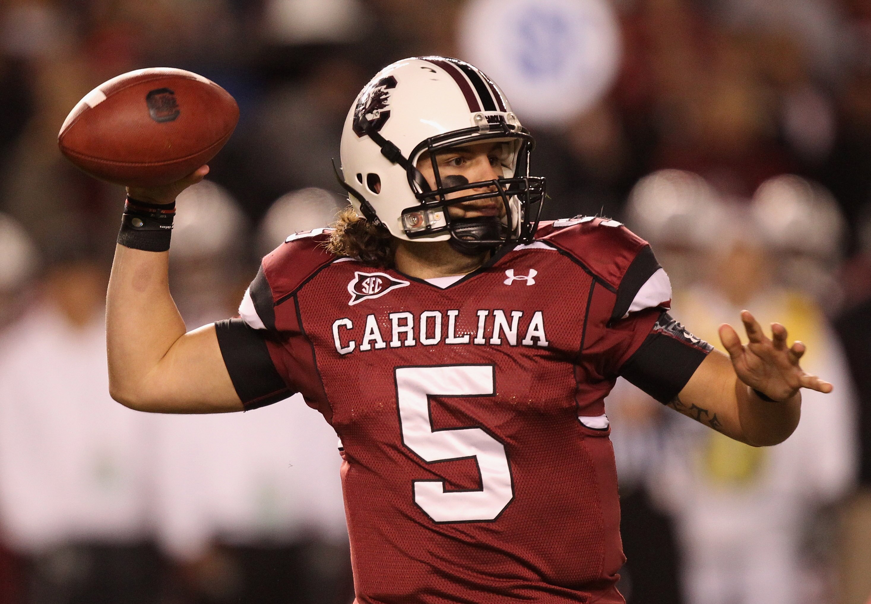 COLUMBIA, SC - NOVEMBER 06:  Stephen Garcia #5 of the South Carolina Gamecocks drops back to pass against against the Arkansas Razorbacks during their game at Williams-Brice Stadium on November 6, 2010 in Columbia, South Carolina.  (Photo by Streeter Leck