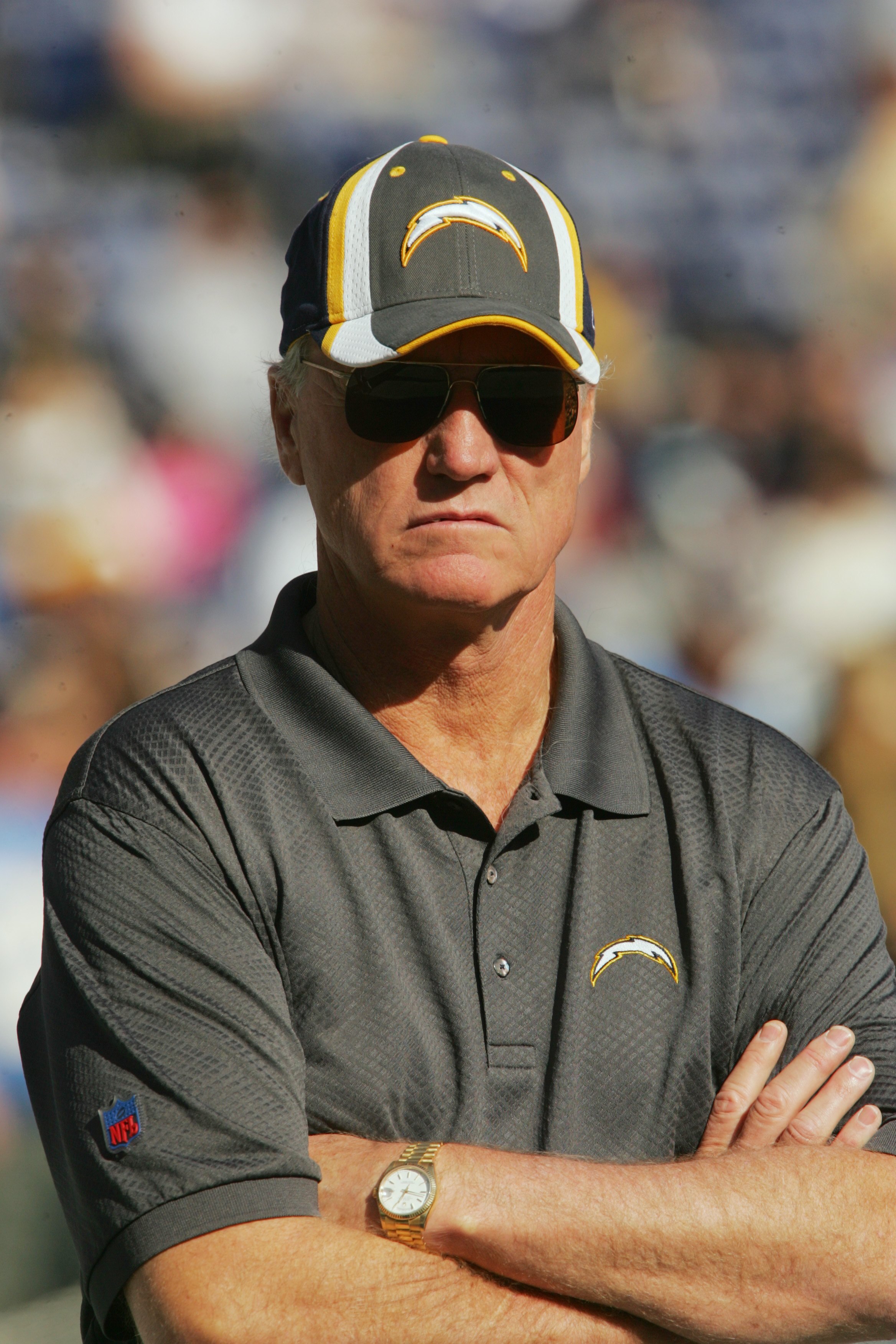 SAN DIEGO - DECEMBER 31:  Head coach Marty Schottenheimer of the San Diego Chargers looks on against the Arizona Cardinals at Qualcomm Stadium on December 31, 2006 in San Diego, California. The Chargers won 27-20. (Photo by Stephen Dunn/Getty Images)