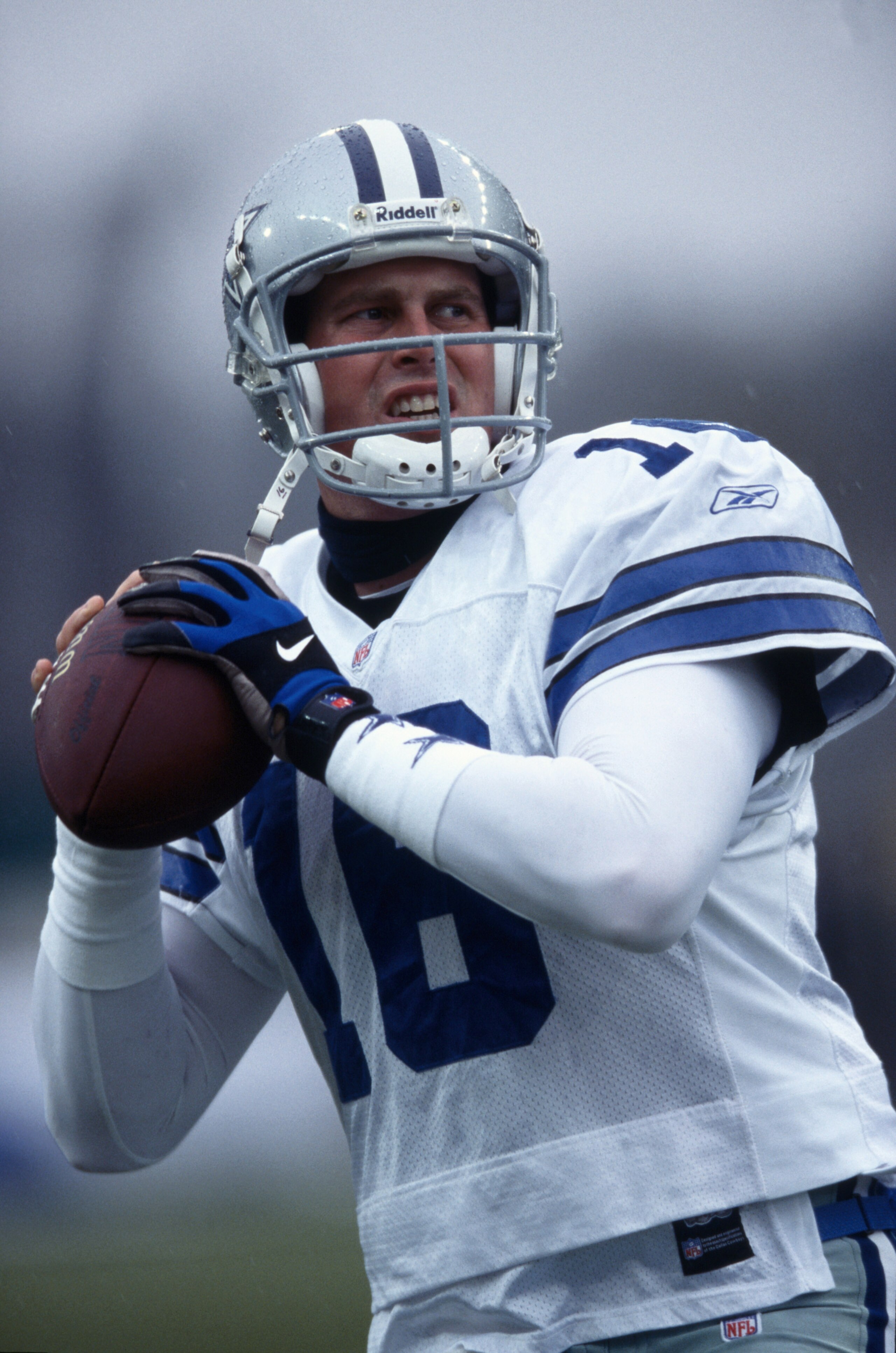16 Dec 2001: Quarterback Ryan Leaf #16 of the Dallas Cowboys looks to throw the ball on the sidelines against the Seattle Seahawks during the NFL game at Husky Stadium in Seattle, Washington.  The Seahawks defeated the Cowboys 29-3.  Mandatory Credit:  Ot