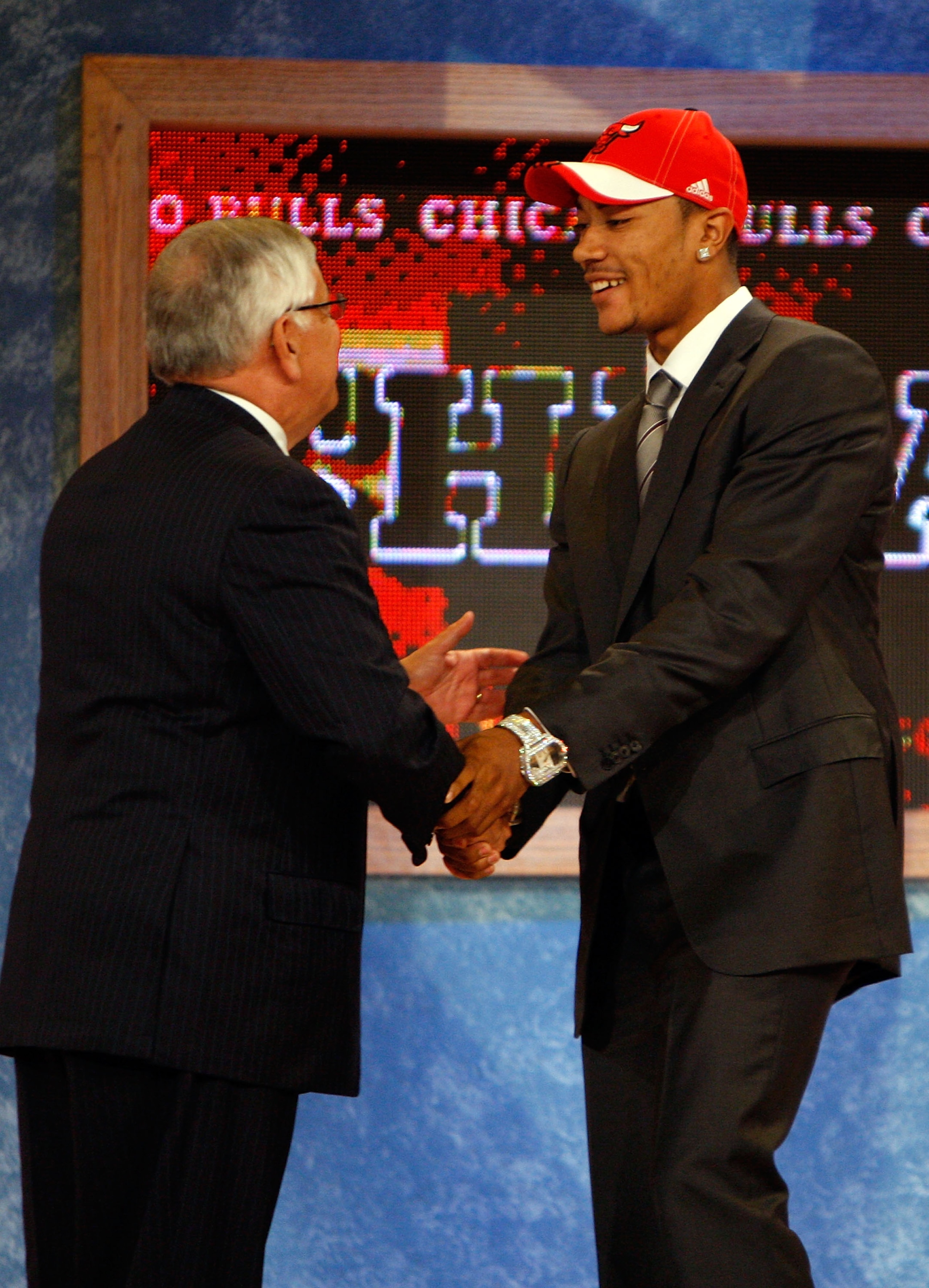 NEW YORK - JUNE 26:  NBA Commissioner David Stern shakes hands with number one draft pick for the Chicago Bulls, Derrick Rose during the 2008 NBA Draft at the Wamu Theatre at Madison Square Garden June 26, 2008 in New York City. NOTE TO USER: User express